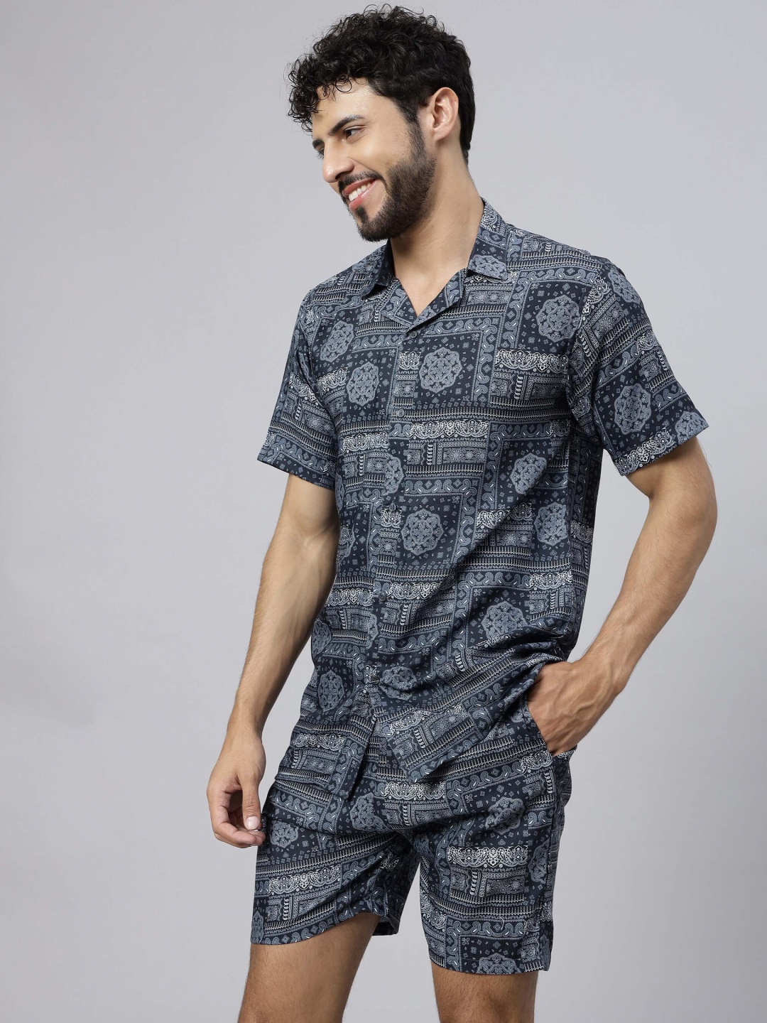 

Vrundavan ethics Ethnic Motifs Printed Co-Ords, Black
