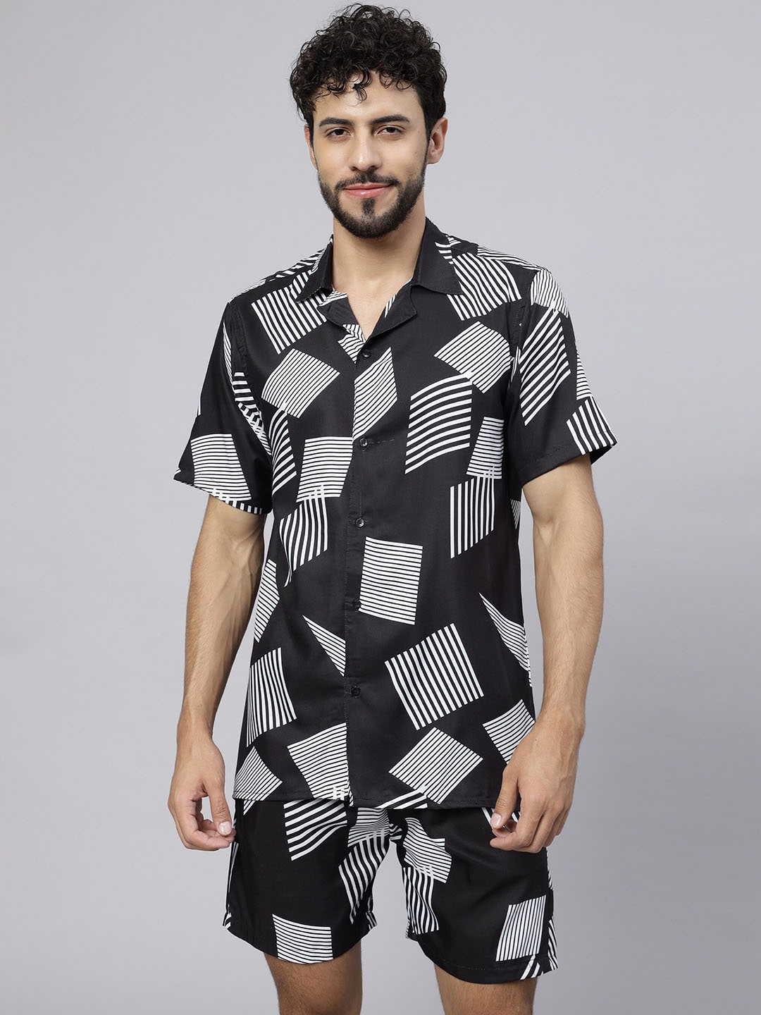 

Vrundavan ethics Printed Shirt & Shorts, Black