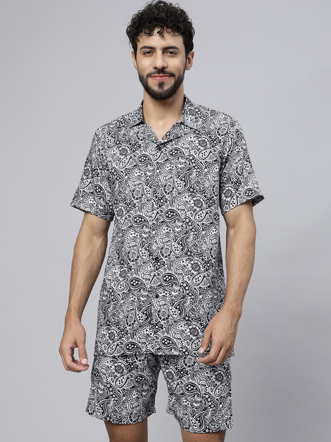 

Vrundavan ethics Ethnic Motifs Printed Shirt & Shorts, White