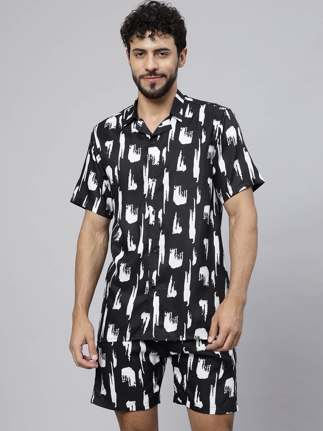 

Vrundavan ethics Abstract Printed Short Sleeves Shirt & Shorts, Black