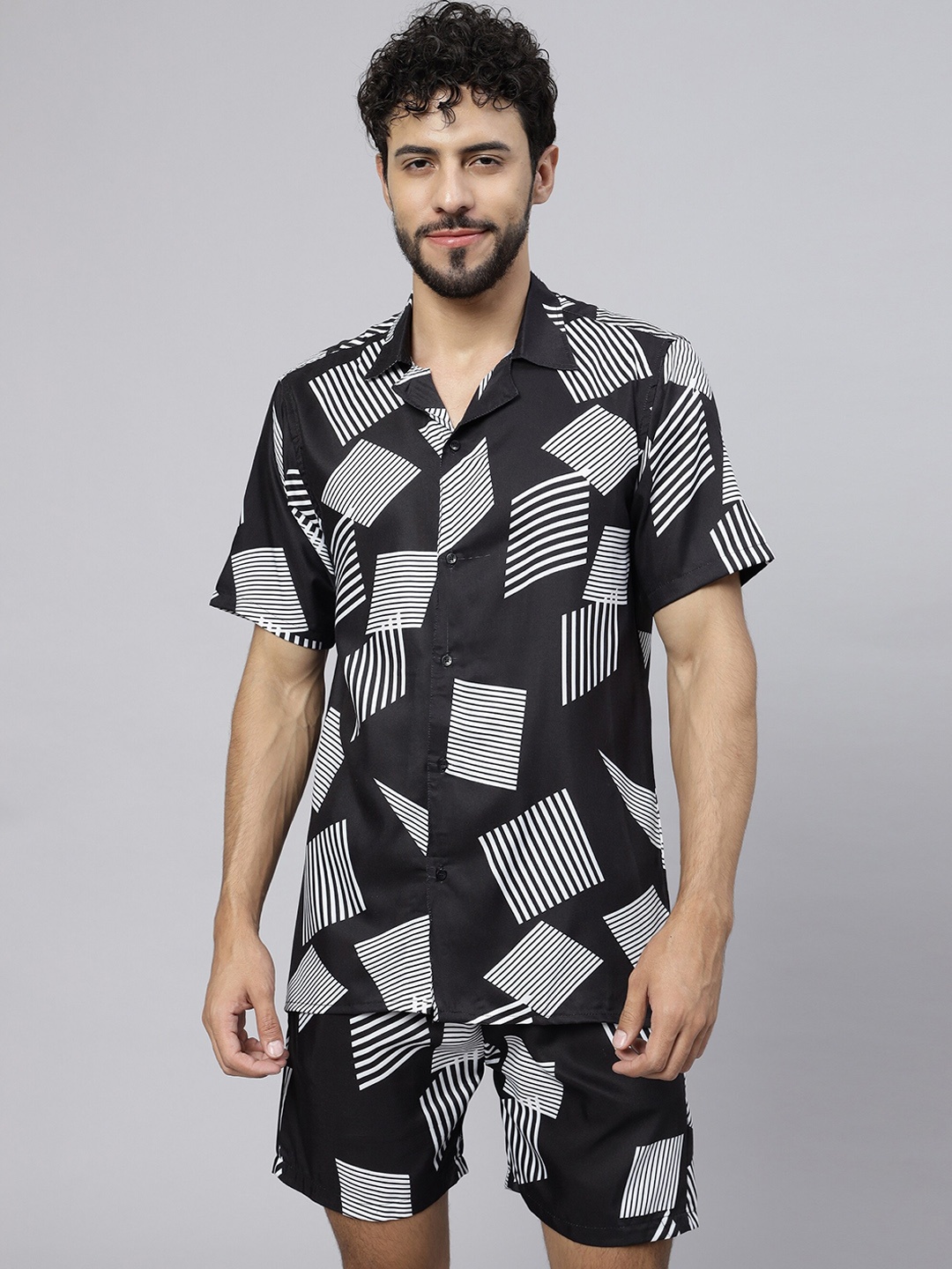 

Vrundavan ethics Geometric Printed Shirt & Shorts, Black