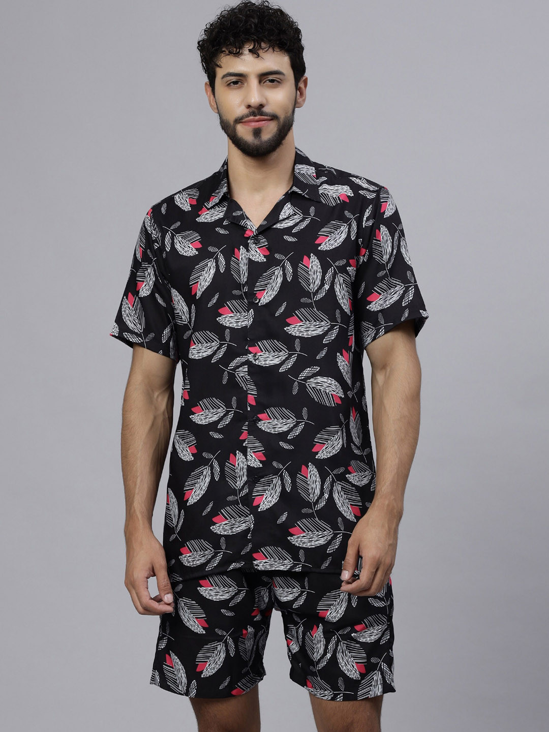 

Vrundavan ethics Abstract Printed Shirt & Shorts, Black
