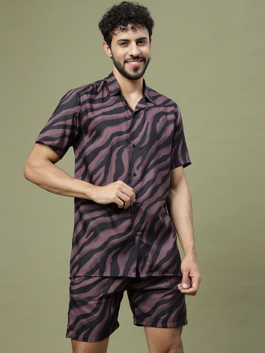 

Vrundavan ethics Printed Shirt With Shorts, Black