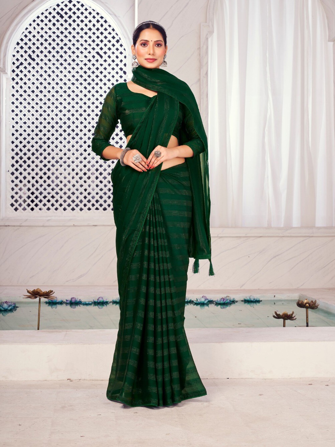 

FLOURIOUS Striped Pure Chiffon Banarasi Saree, Green