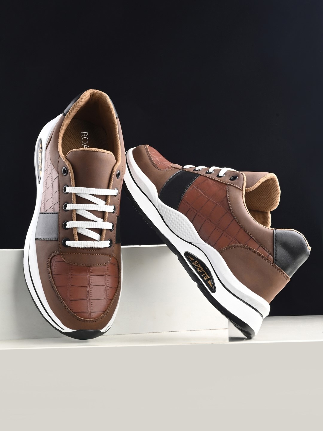 

The Roadster Lifestyle Co. Men Brown Lightweight Comfort Insole Contrast Sole Sneakers