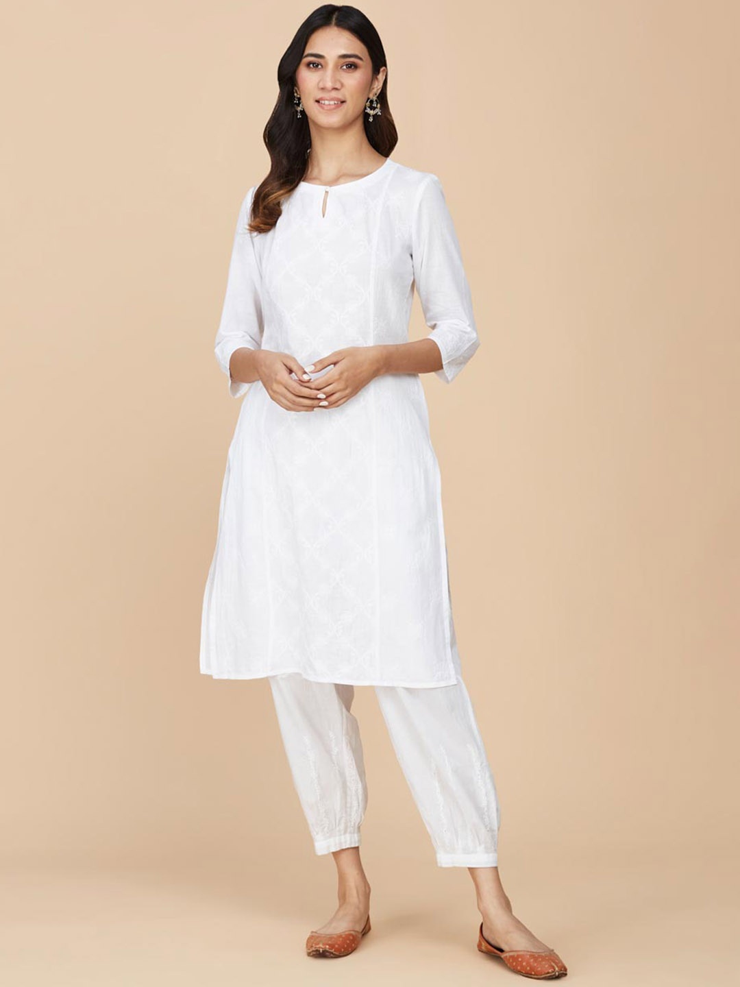 

Fabindia Floral Embroidered Thread Work Pure Cotton Straight Kurta, White