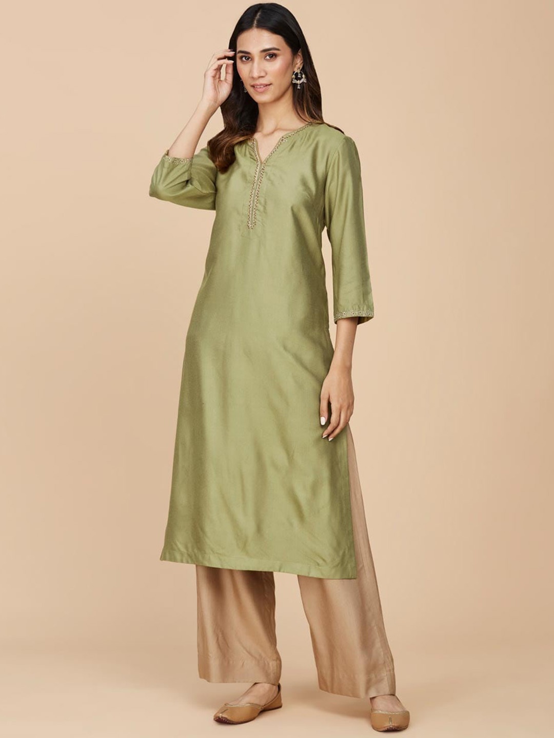 

Fabindia Floral Yoke Design Thread Work Kurta, Olive