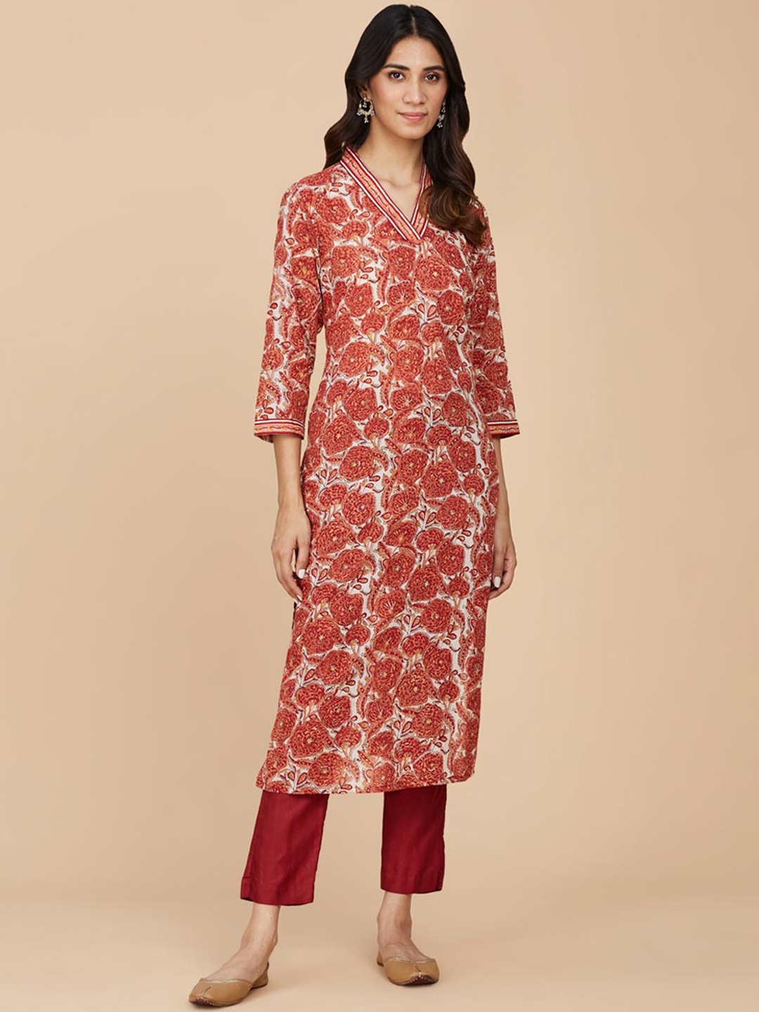 

Fabindia Floral Printed V Neck Straight Kurta, Peach