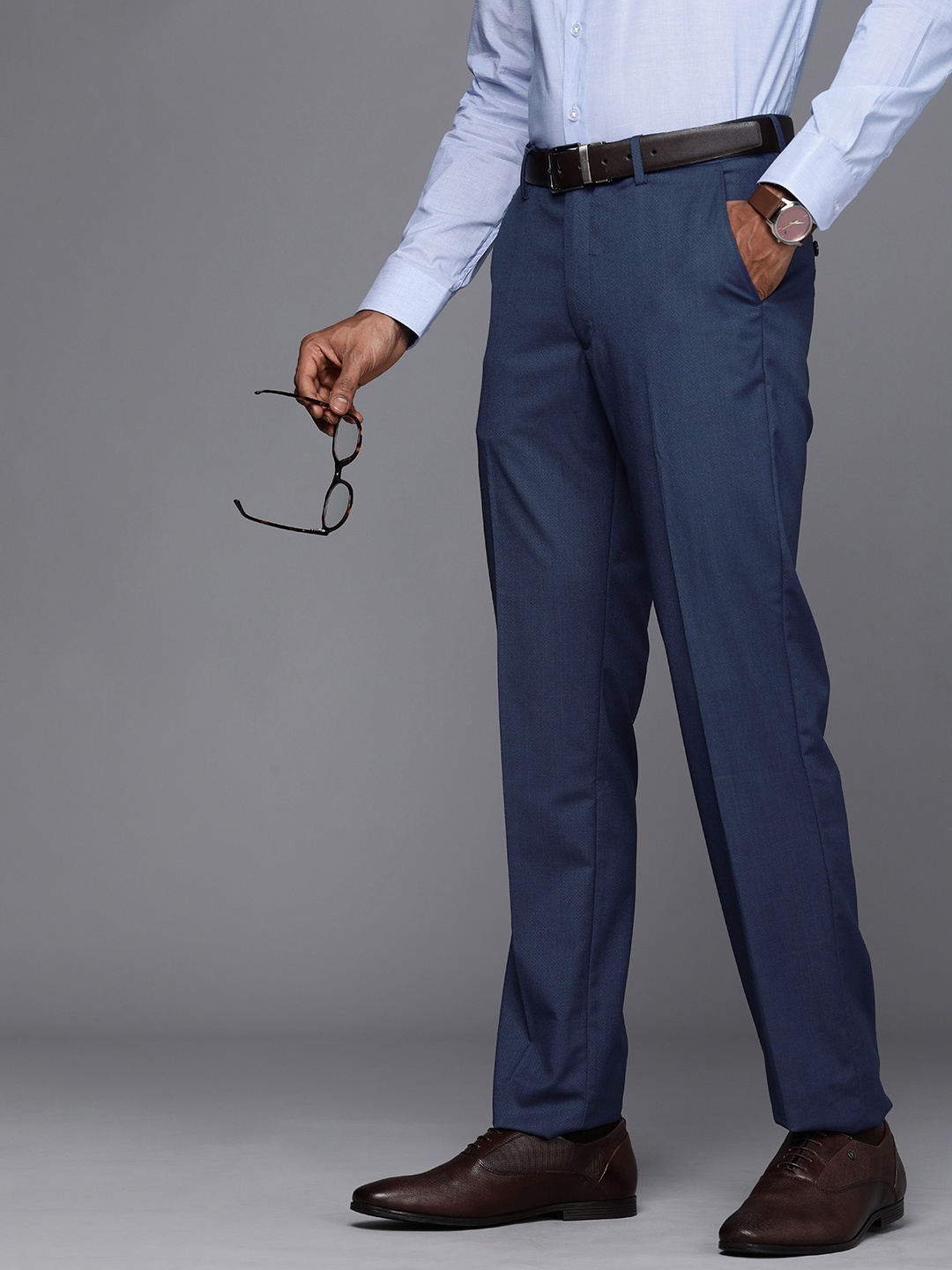 

Louis Philippe Men Mid-Rise Slim Fit Trousers, Navy blue