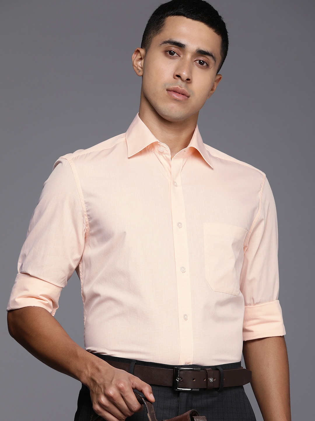 

Louis Philippe Solid Classic Fit Pure Cotton Formal Shirt, Peach