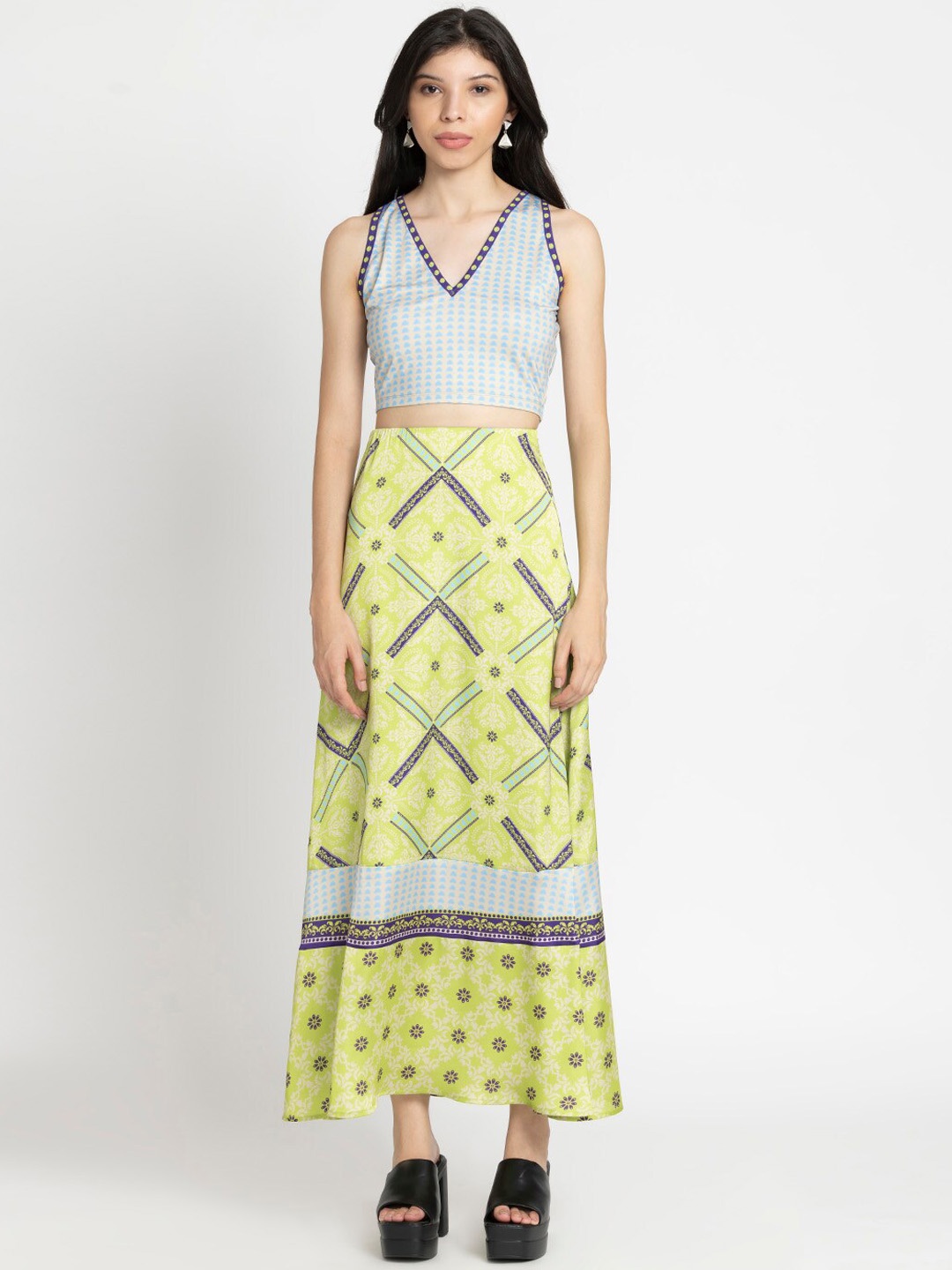 

SHAYE Ethnic Motifs Printed V-Neck Sleeveless Co-Ord Set, Green