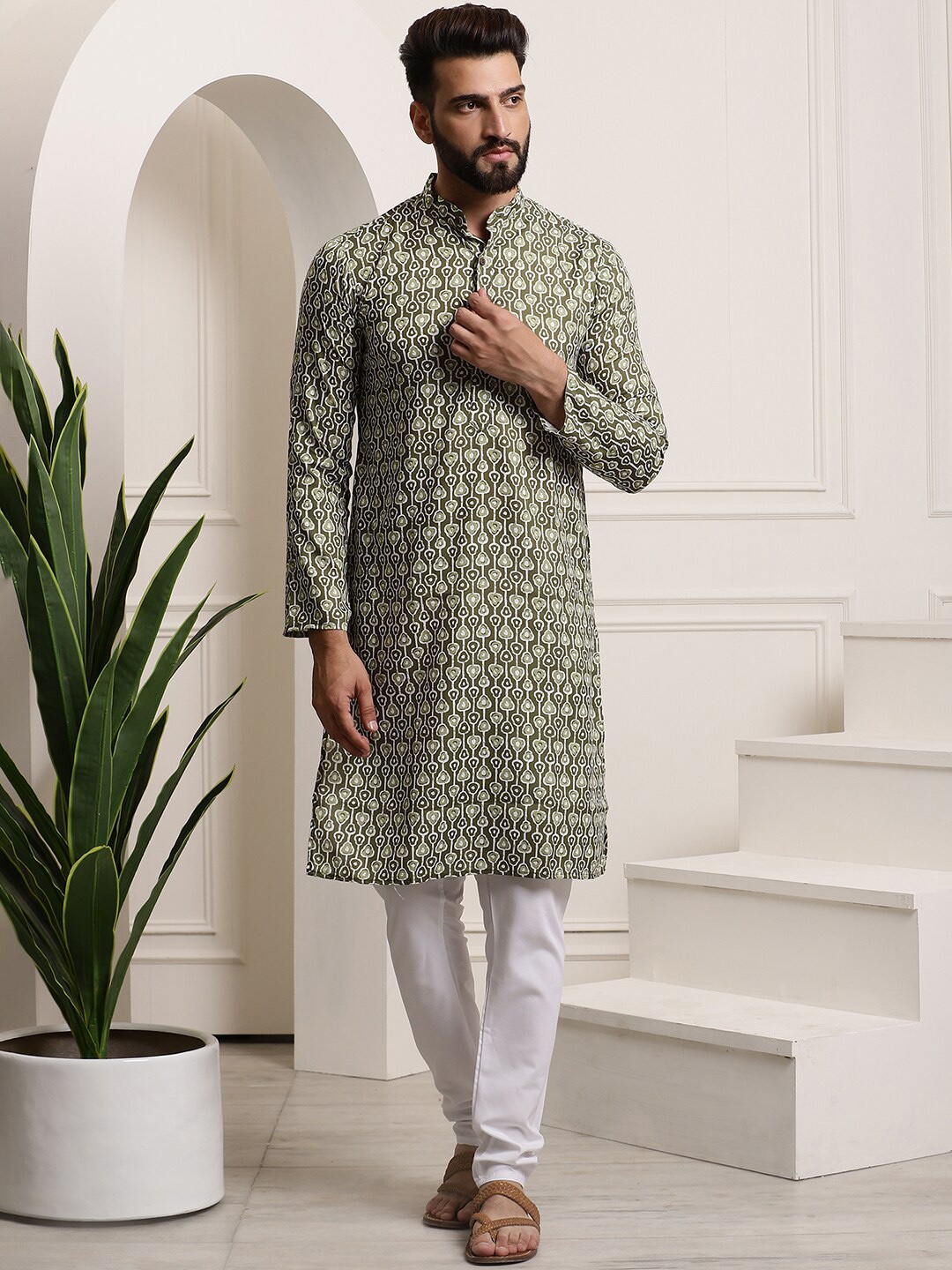 

SOJANYA Abstract Printed Pure Cotton Kurta with Churidar, Green