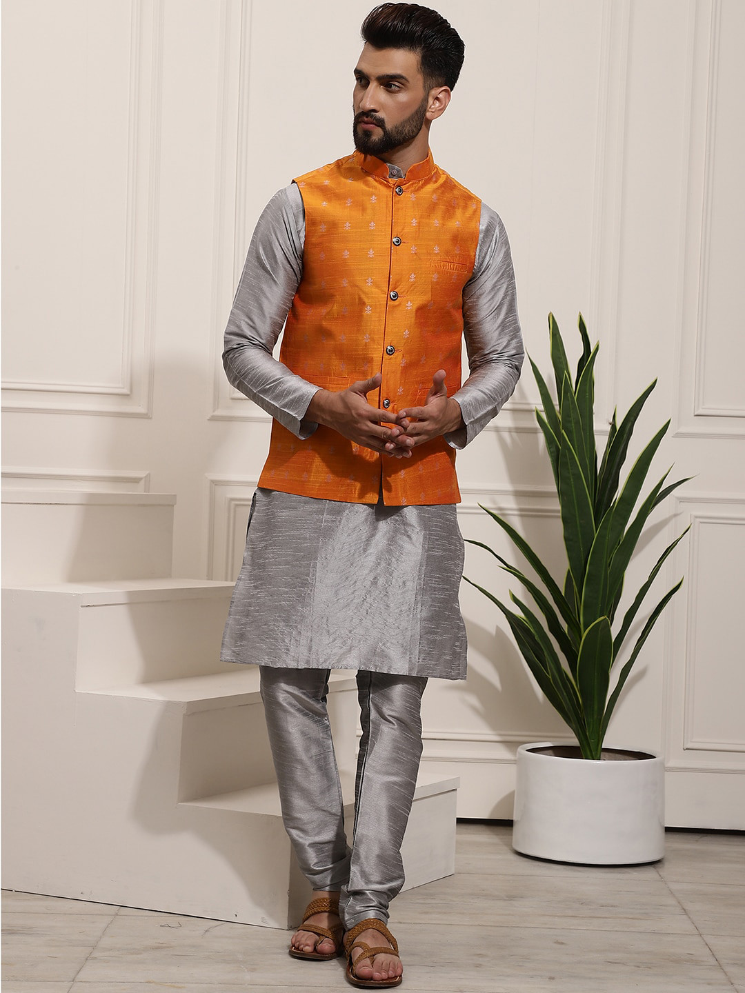 

SOJANYA Band Collar Straight Kurta with Churidar & Nehru Jacket, Grey