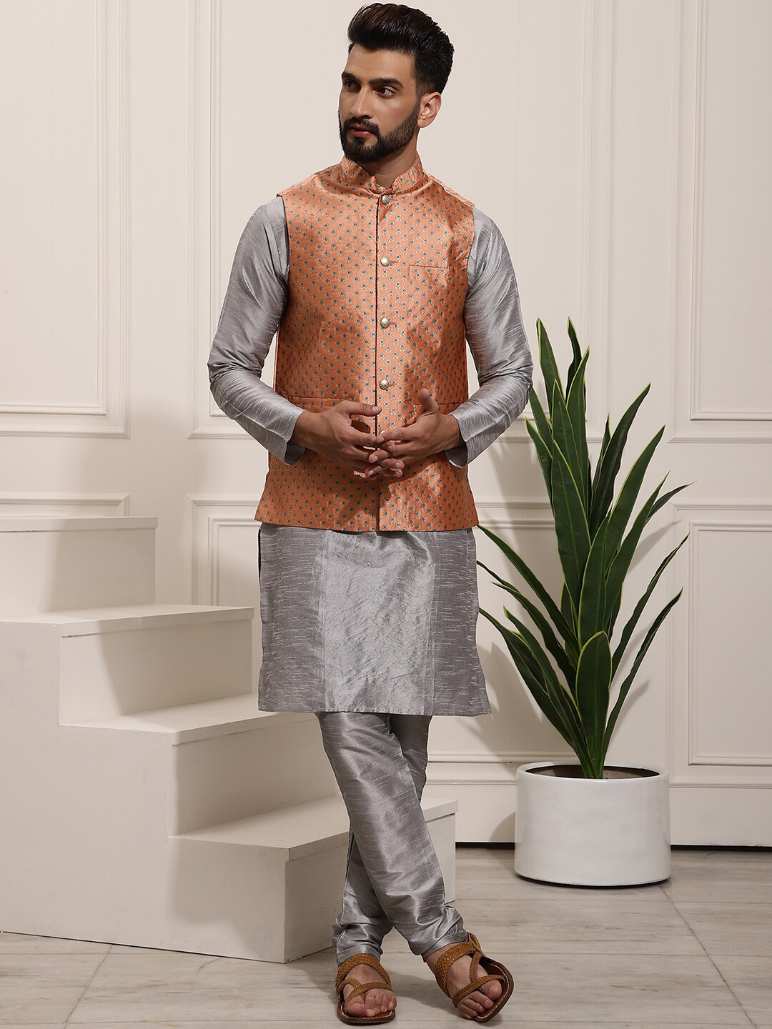

SOJANYA Band Collar Straight Kurta with Churidar & Nehru Jacket, Grey