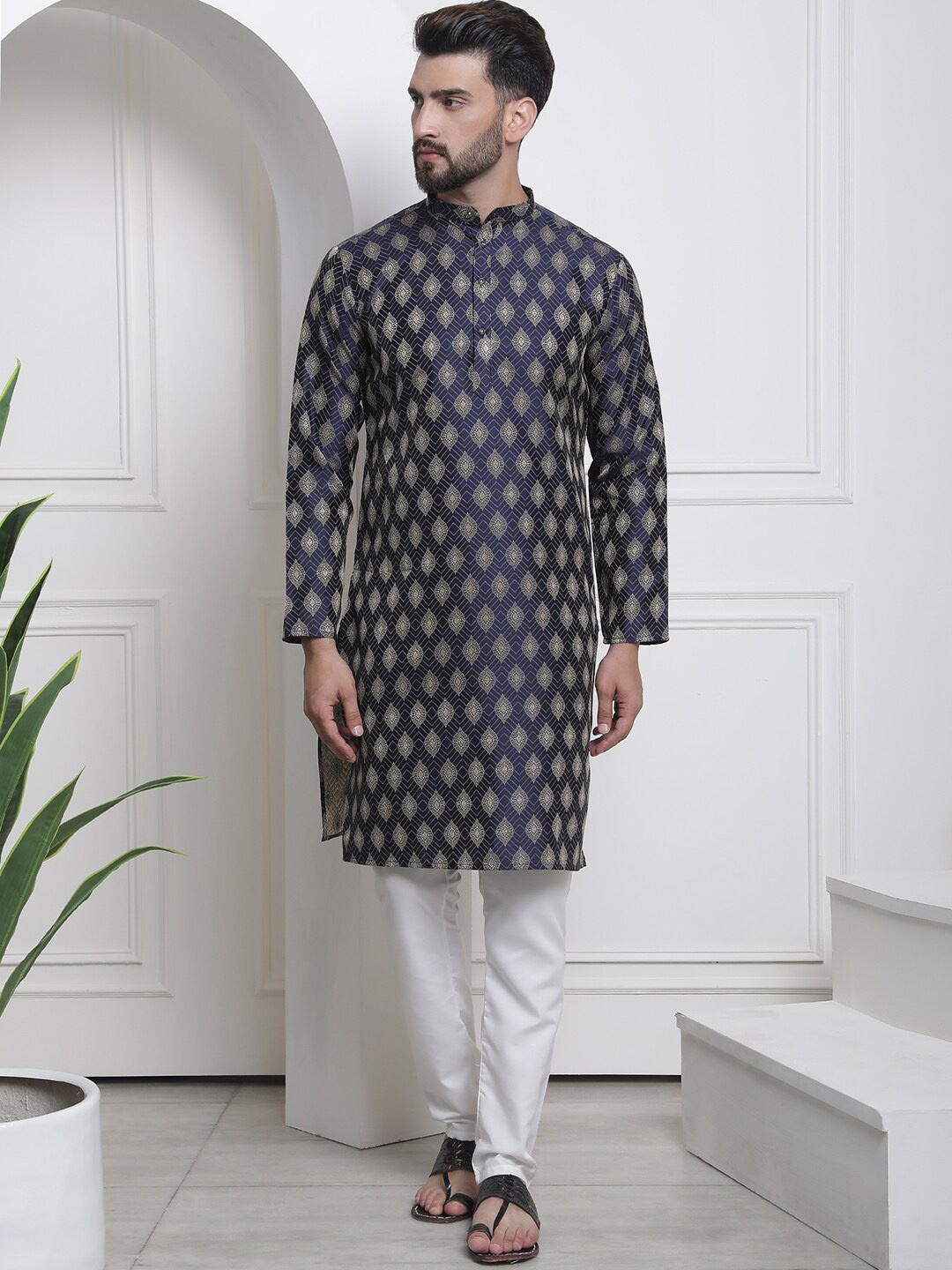 

SOJANYA Ethnic Motif Woven Design Regular Kurta With Churidar, Navy blue