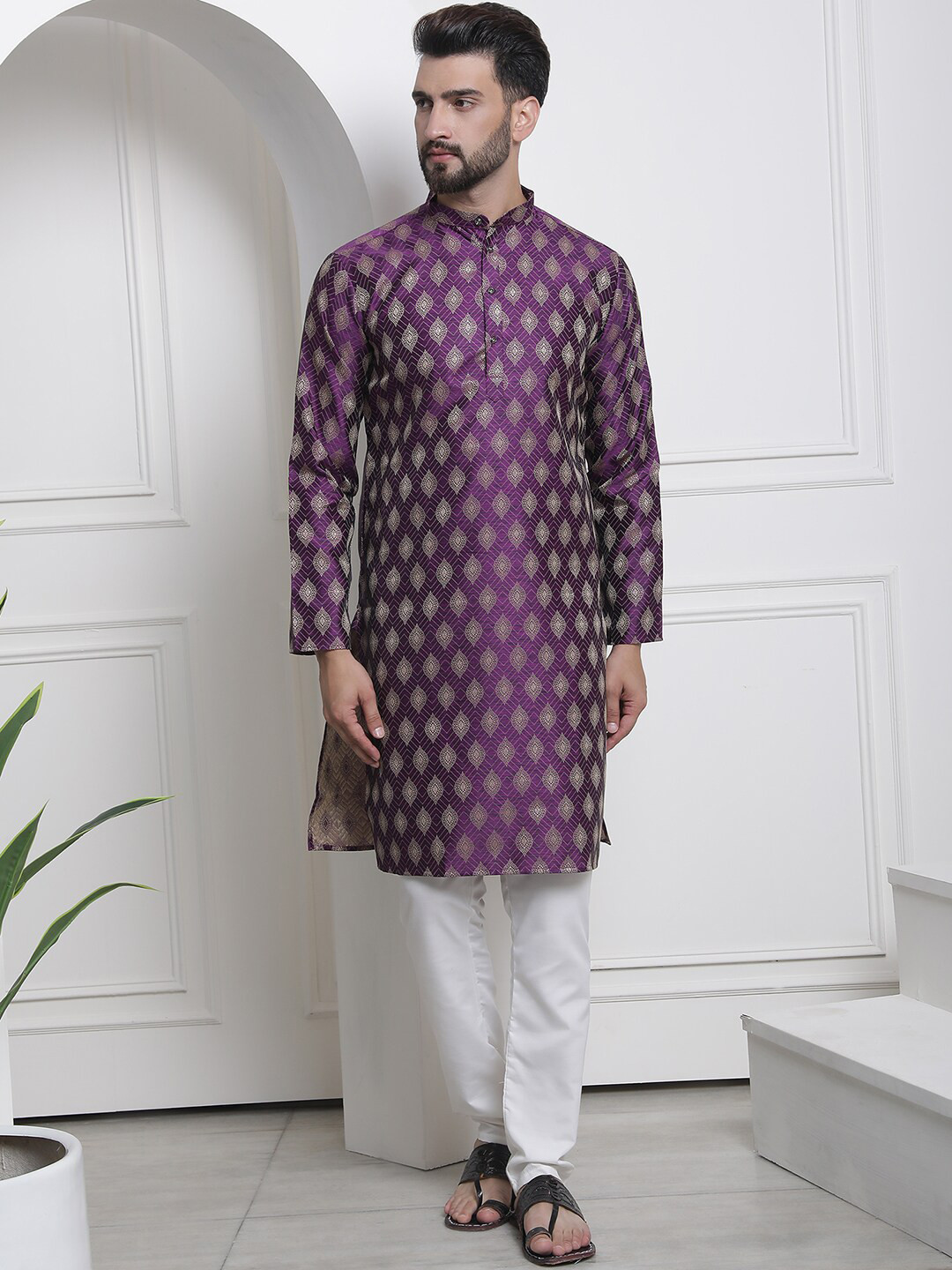 

SOJANYA Ethnic Motifs Printed Regular Kurta With Churidar, Purple