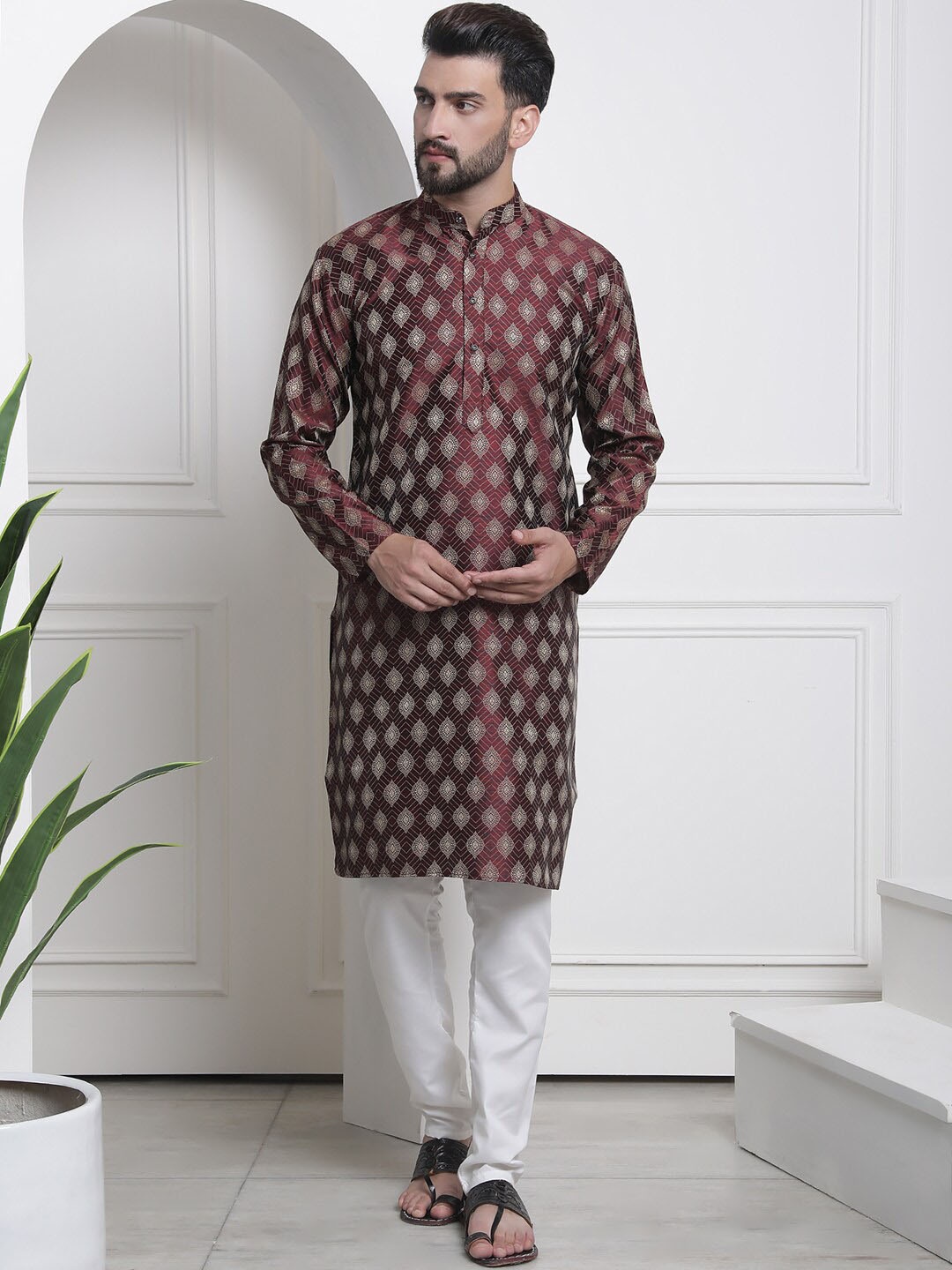 

SOJANYA Woven Design Regular Silk Cotton Kurta with Churidar, Maroon