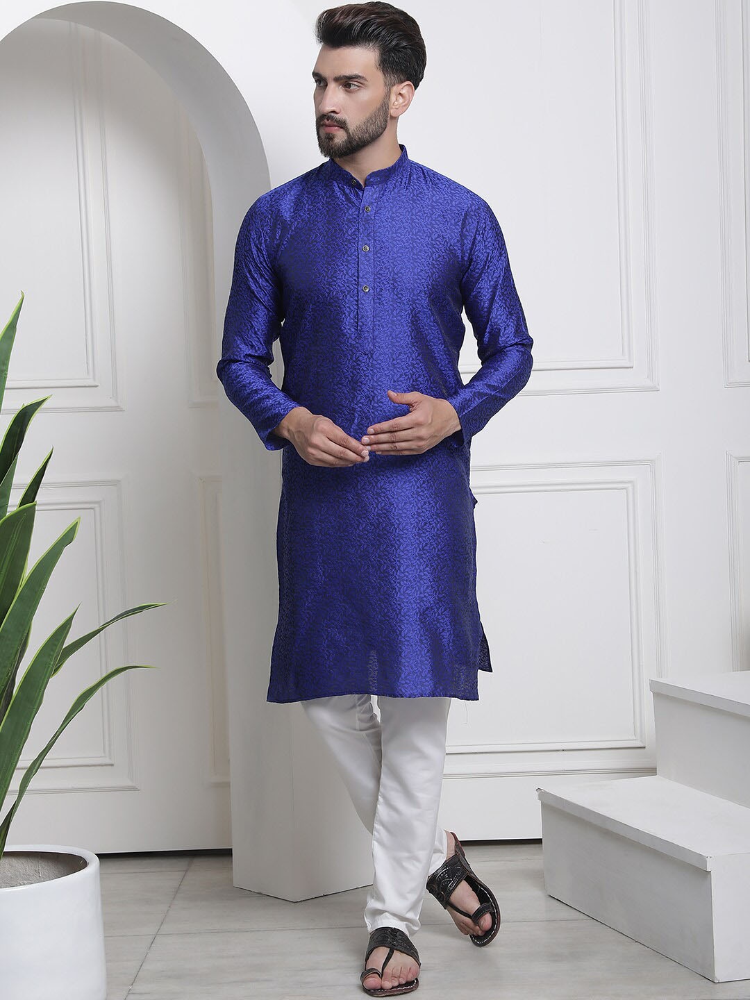 

SOJANYA Floral Embroidered Regular Kurta With Pyjama, Blue