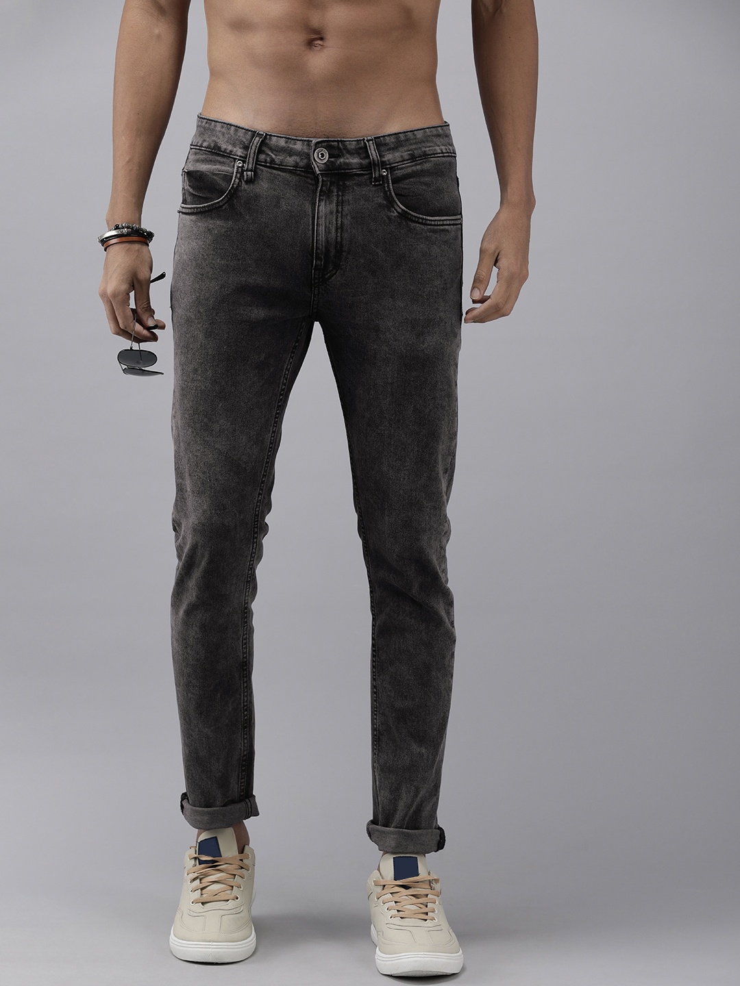 

Roadster Men Slim Fit Mid-Rise Acid Wash Jeans, Grey