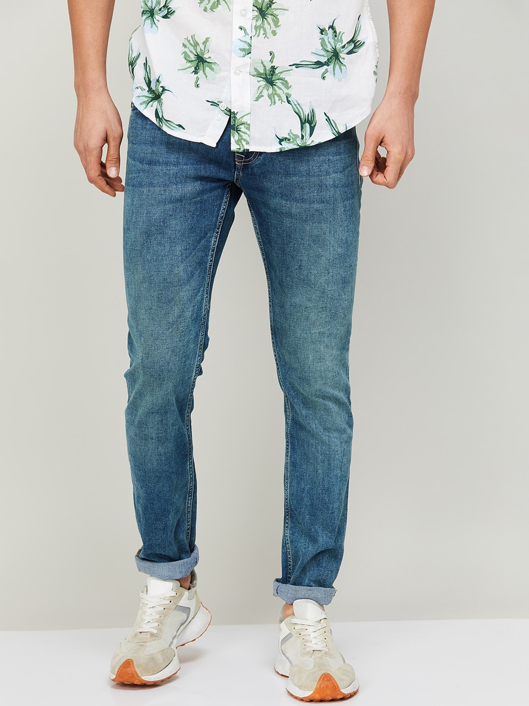 

Forca by Lifestyle Men Skinny Fit Clean Look Light Fade Cotton Jeans, Blue