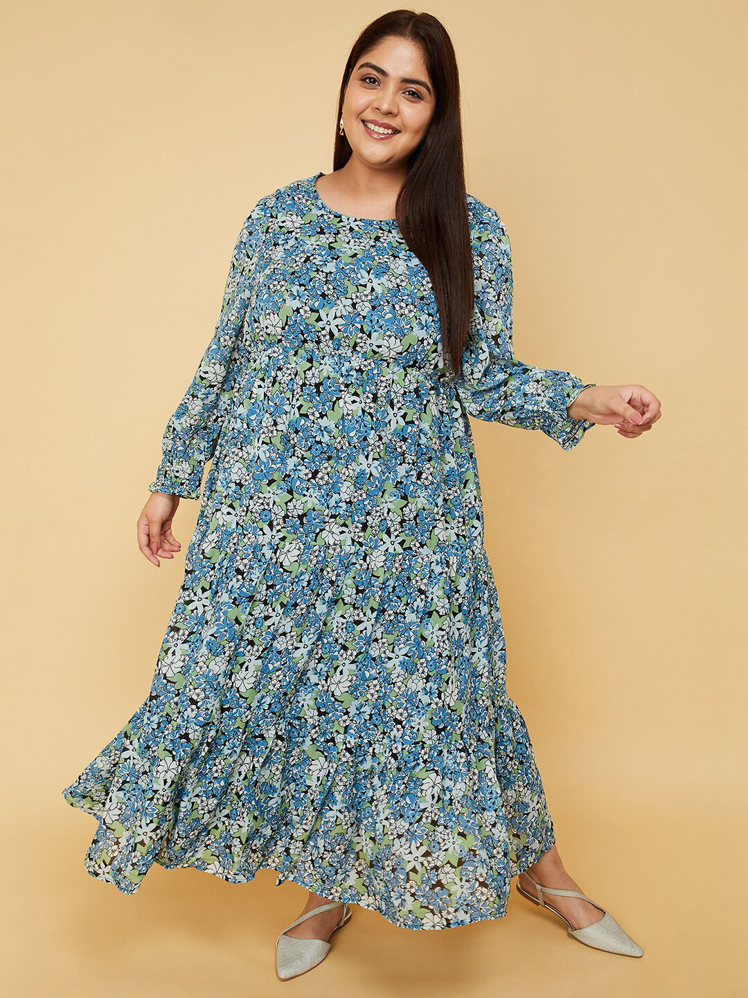

max Plus Size Floral Printed Round Neck Puff Sleeve Tiered A-Line Maxi Dress, Black