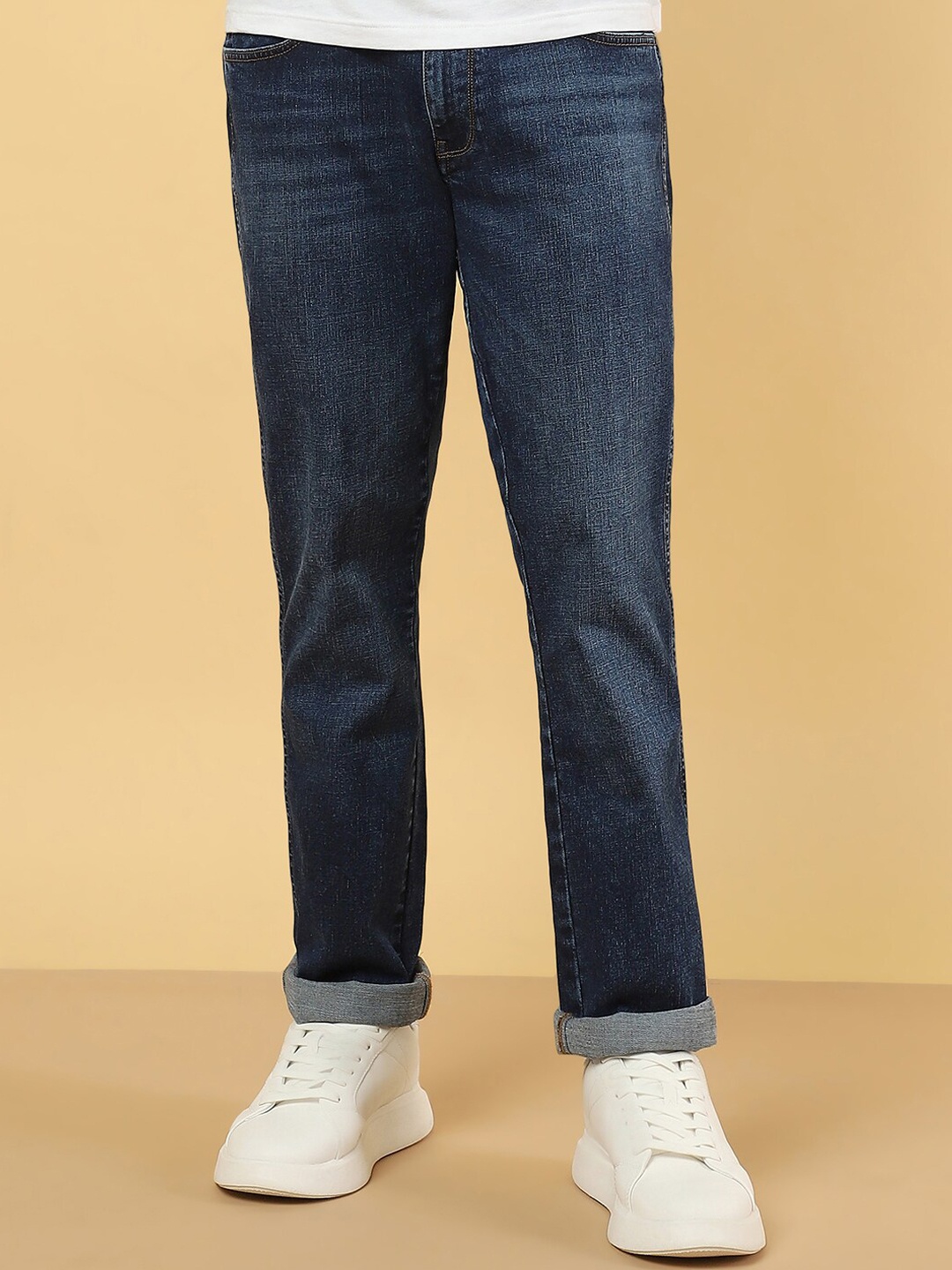 

Wrangler Men Millard Straight Fit Light Fade Cotton Stretchable Jeans, Blue