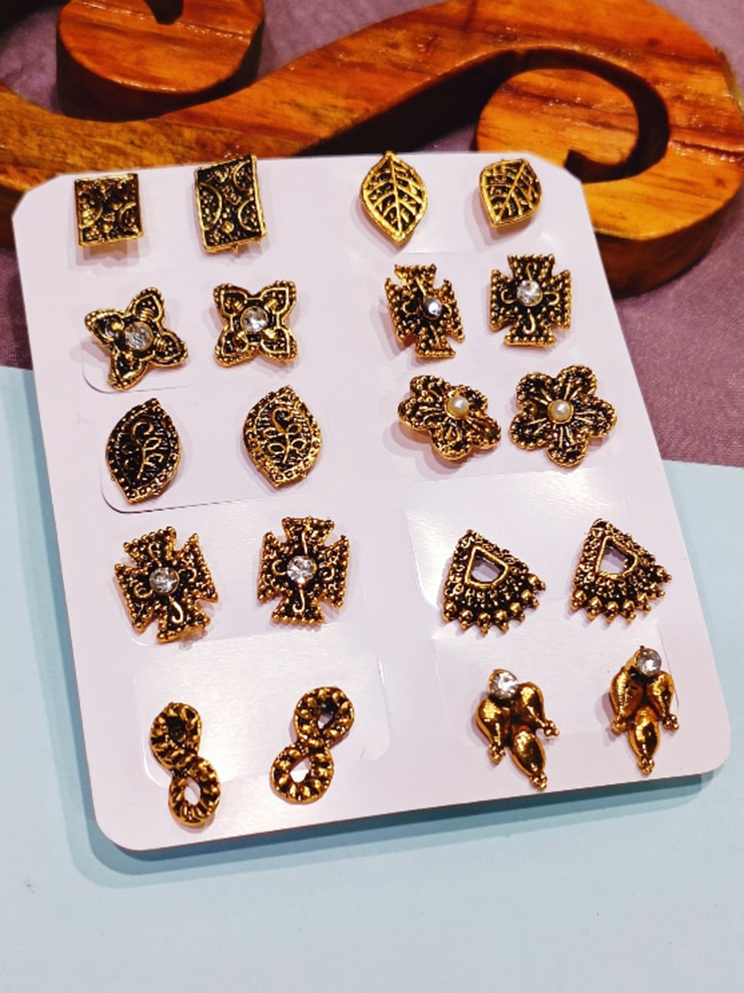

FEMMIBELLA Set Of 10 Oxidized Stud Earrings, Gold