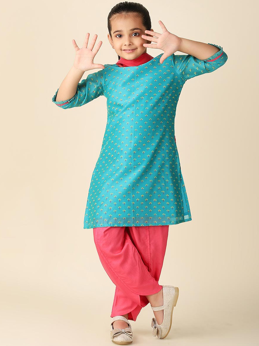

Fabindia Girls Floral Printed Regular Kurta With Salwar & Dupatta, Blue