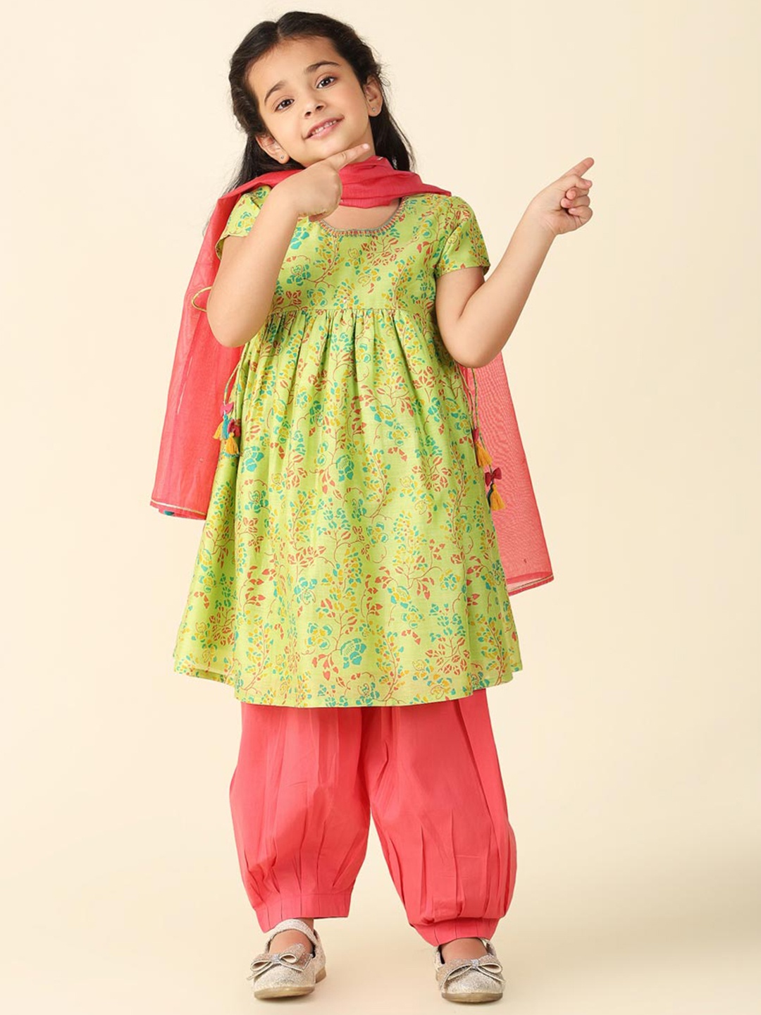 

Fabindia Girls Ethnic Motifs Printed Empire Kurta With Salwar & Dupatta, Green