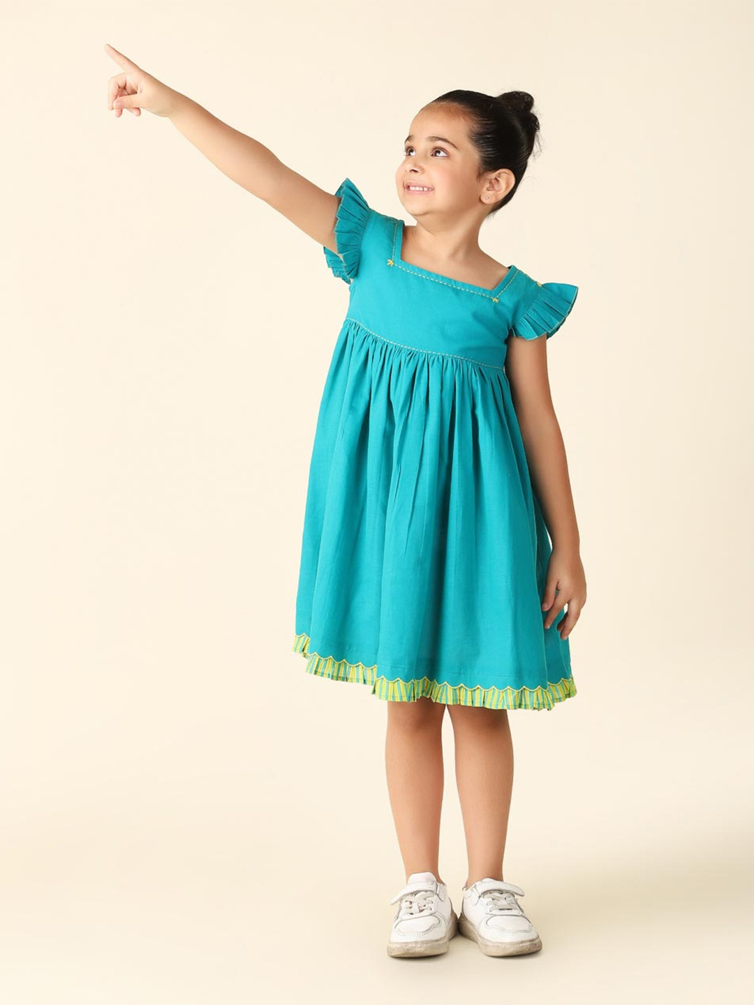 

Fabindia Girls Square Neck Flutter Sleeves Pleated Detailed Fit & Flare Dress, Teal