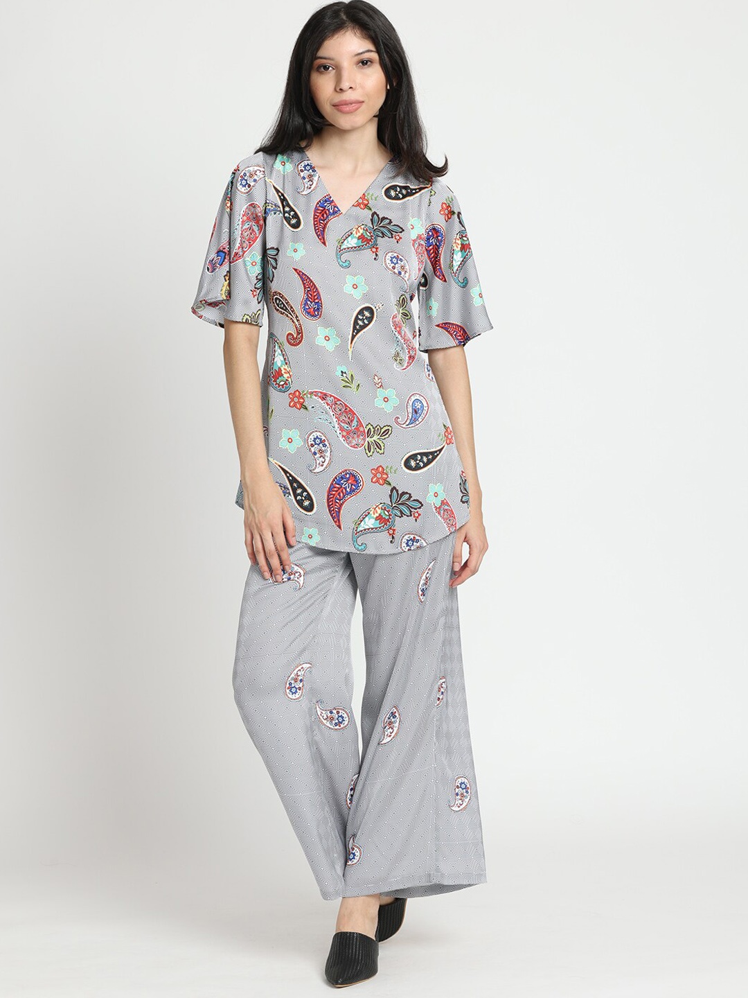 

SHAYE V-Neck Paisley Printed Tunic With Palazzos, Grey