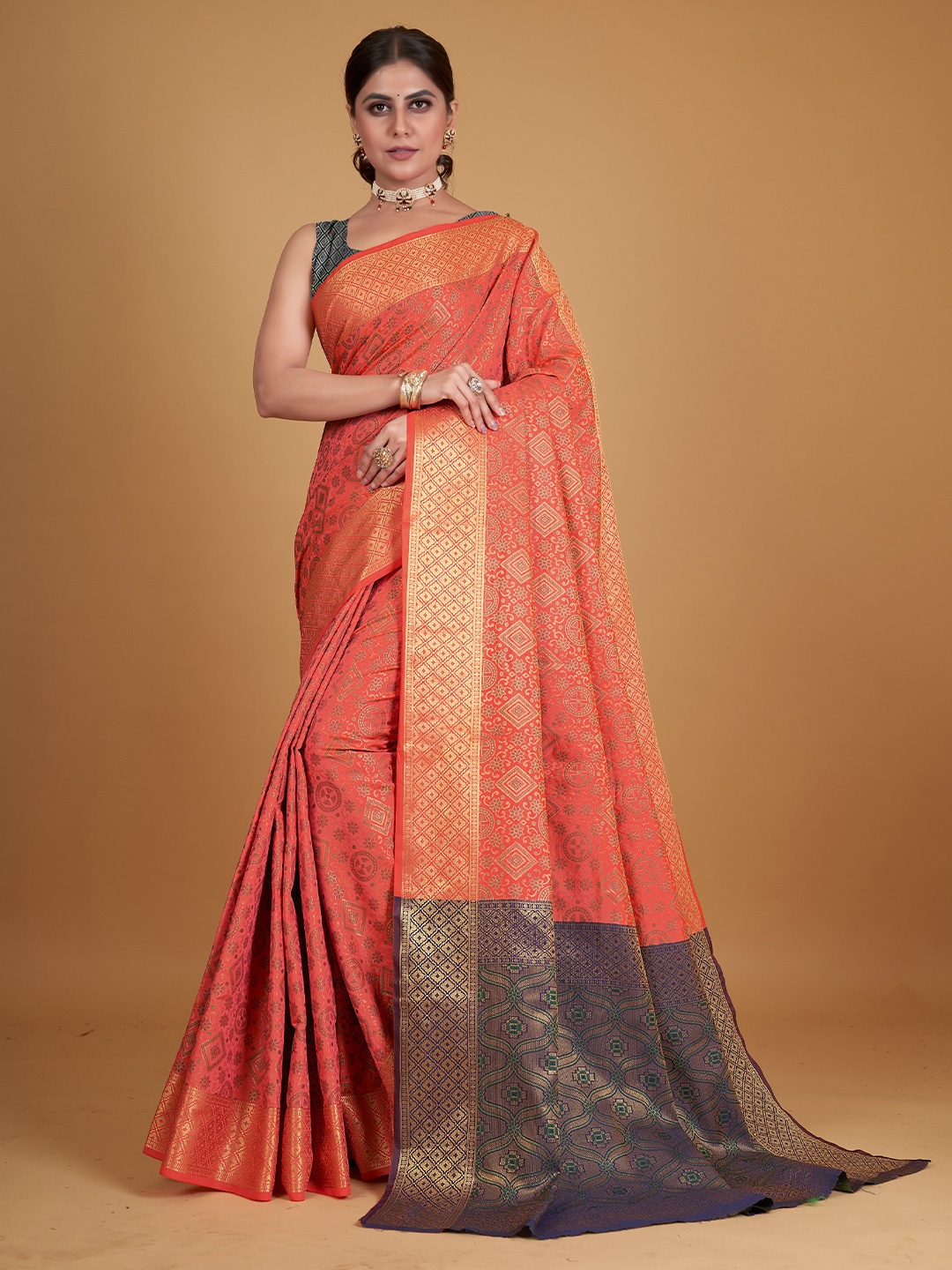 

all about you Peach-Coloured & Navy Blue Geometric Woven Design Zari Pure Silk Saree