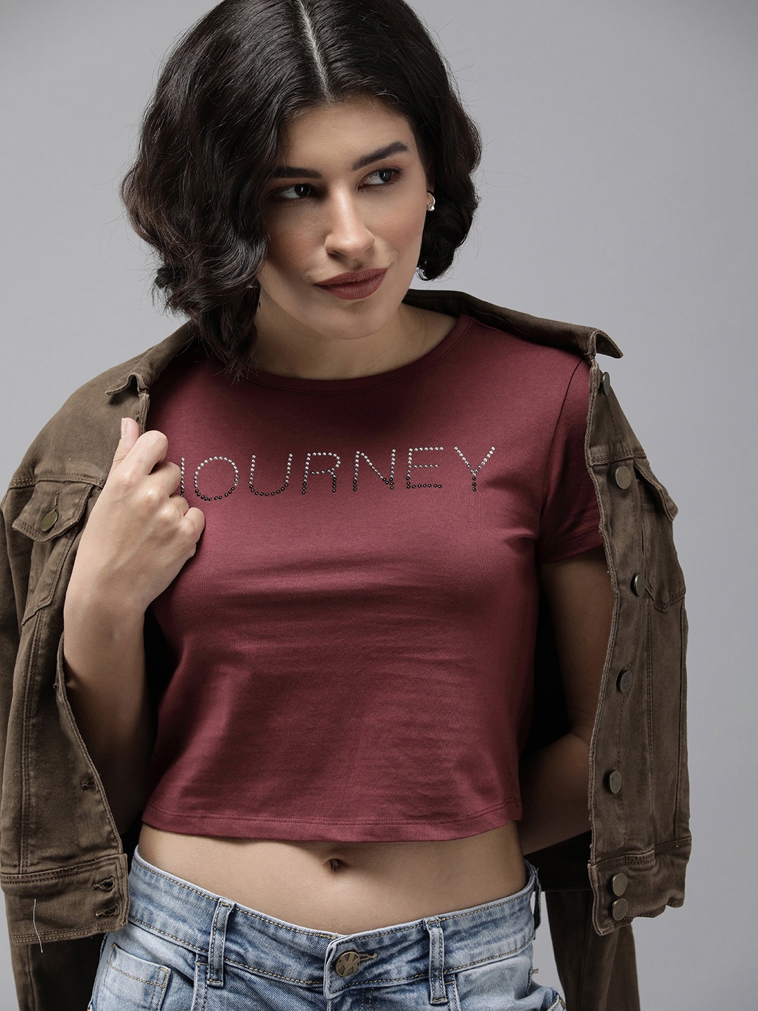 

Roadster Women Typography Printed Slim Fit Crop T-shirt, Burgundy