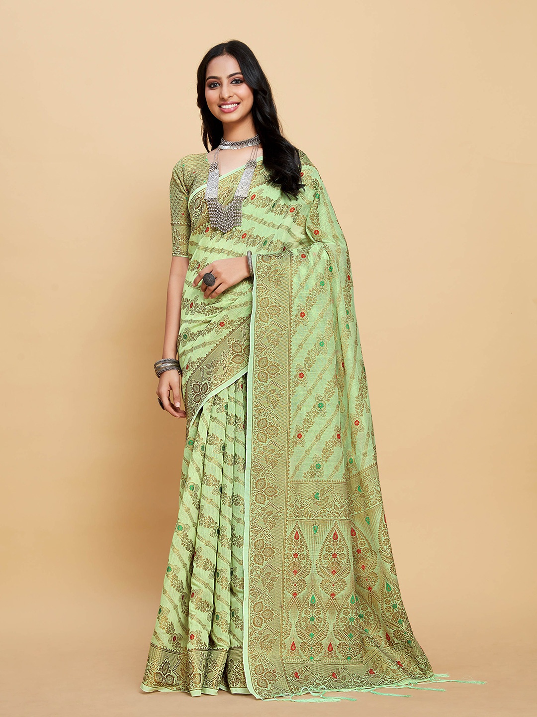 

Sangria Ethnic Motif Woven Design Saree With Blouse Piece, Green