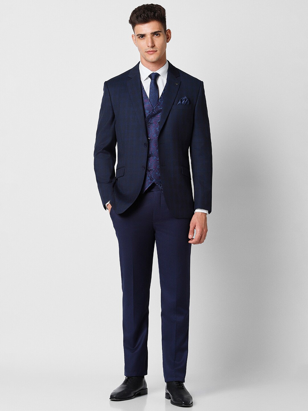 

Van Heusen Single-Breasted Slim-Fit Three-Piece Suit, Navy blue