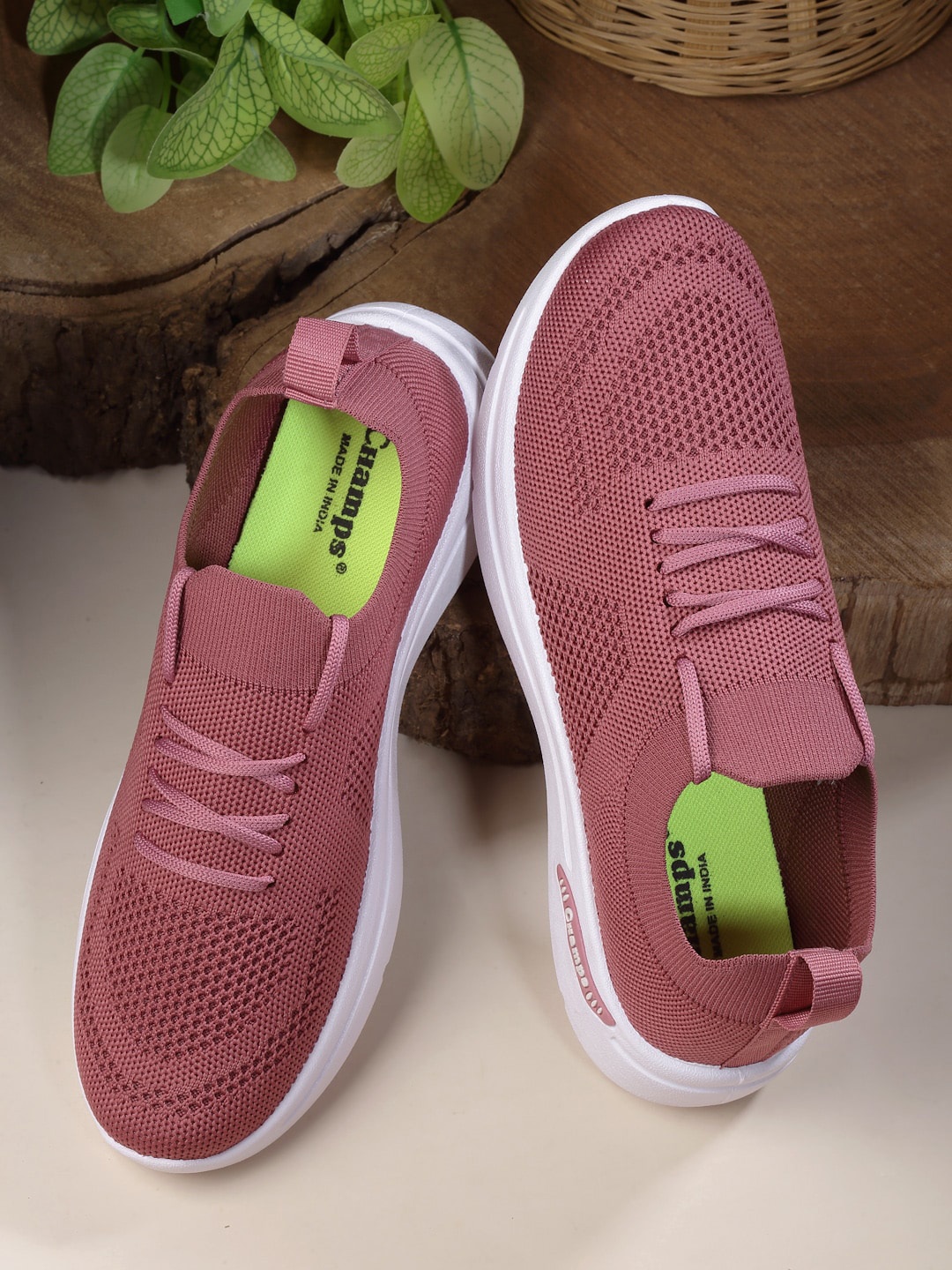 

Champs Women Textured Contrast Sole Lightweight Sneakers, Pink
