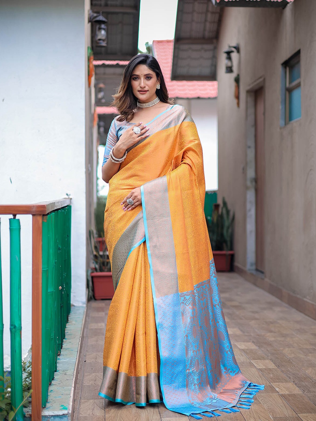 

ODETTE Ethnic Motifs Woven Design Zari Silk Blend Saree, Yellow