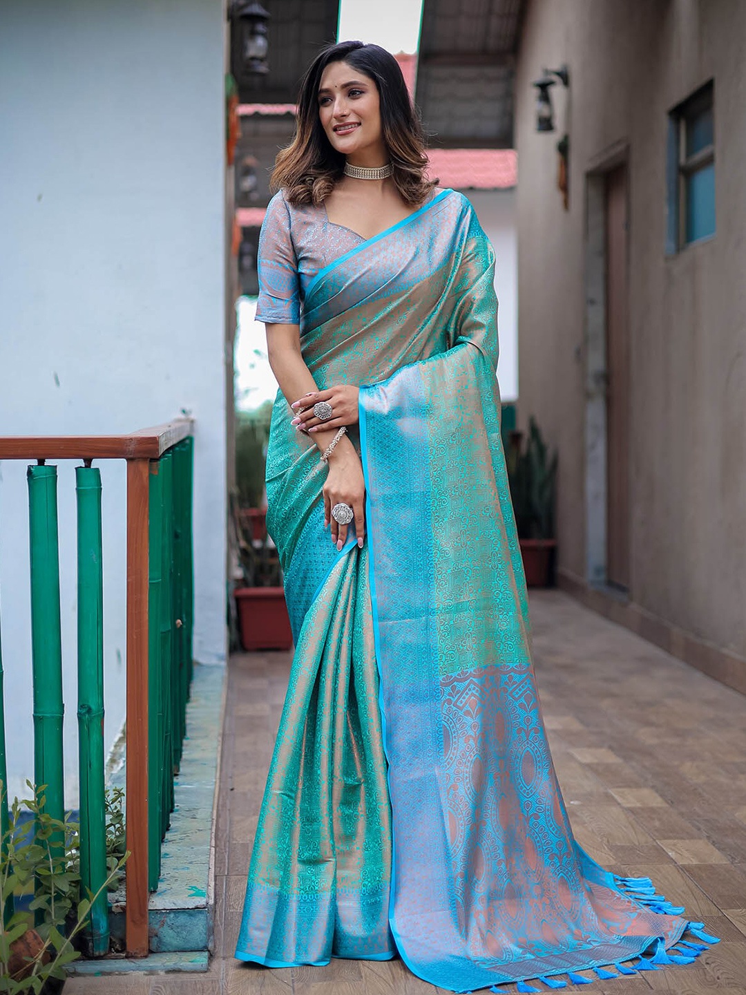 

ODETTE Ethnic Motifs Woven Design Zari Silk Blend Saree, Blue