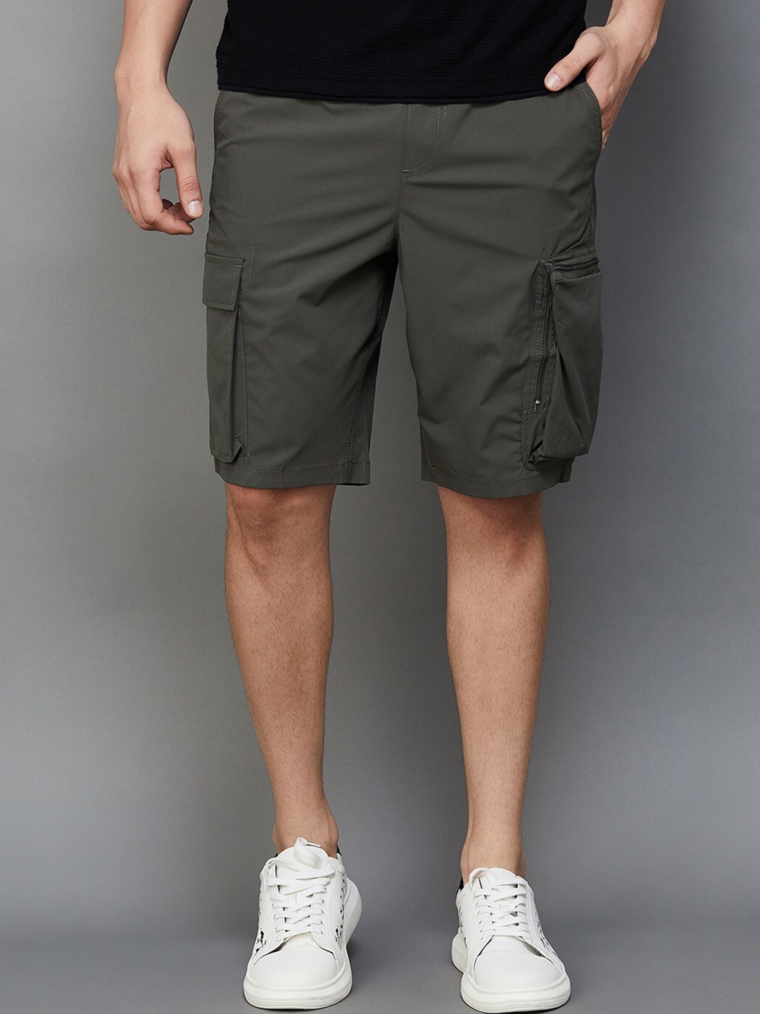

Bossini Men Mid Rise Cotton Cargo Shorts, Grey