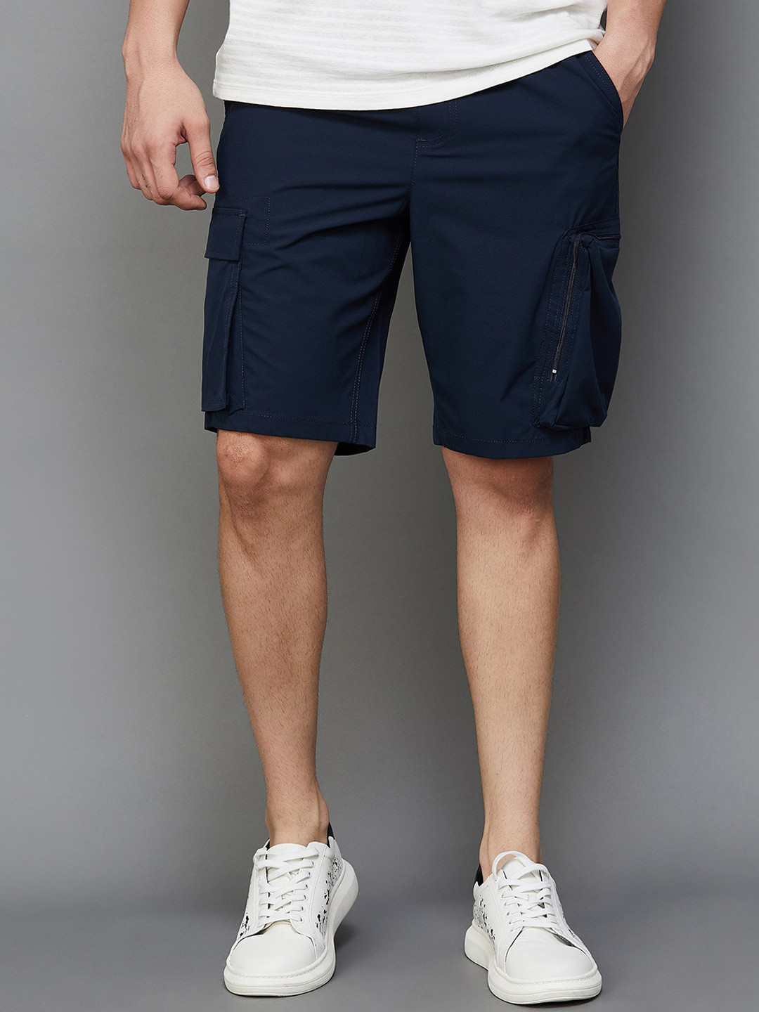 

Bossini Men Mid Rise Cotton Cargo Shorts, Navy blue