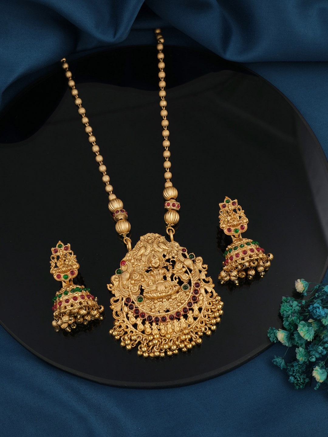 

ROFARWORD Gold-Plated Stone-Studded & Beaded Jewellery Set
