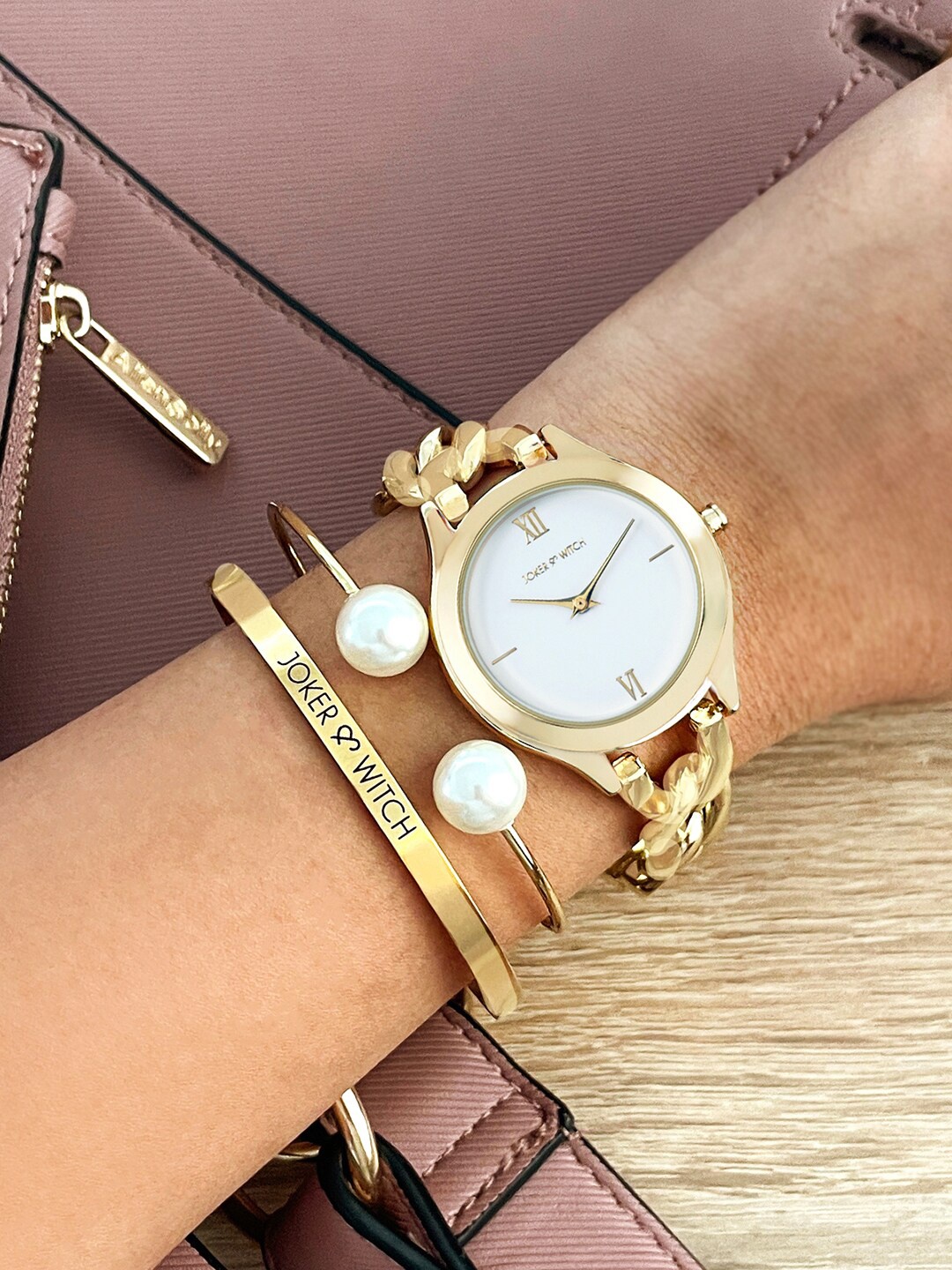 

JOKER & WITCH Women Analogue Watch Gift Set JWBS843, Gold