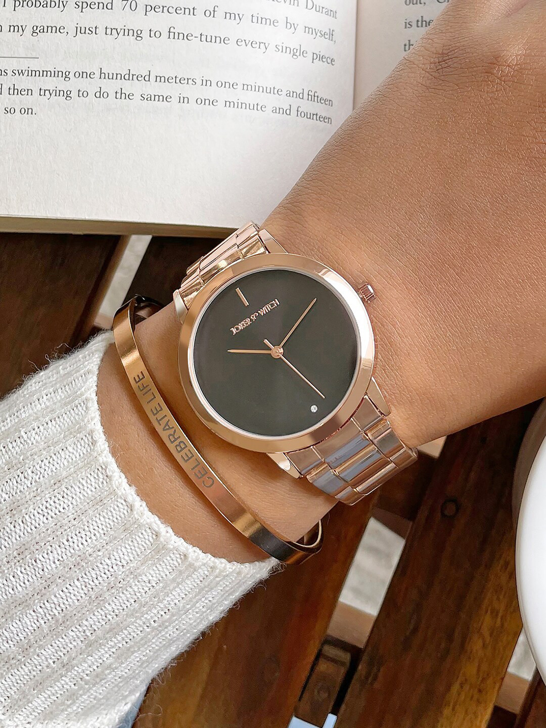 

JOKER & WITCH Vixey Women Watch And Bracelete Gift Set, Rose gold