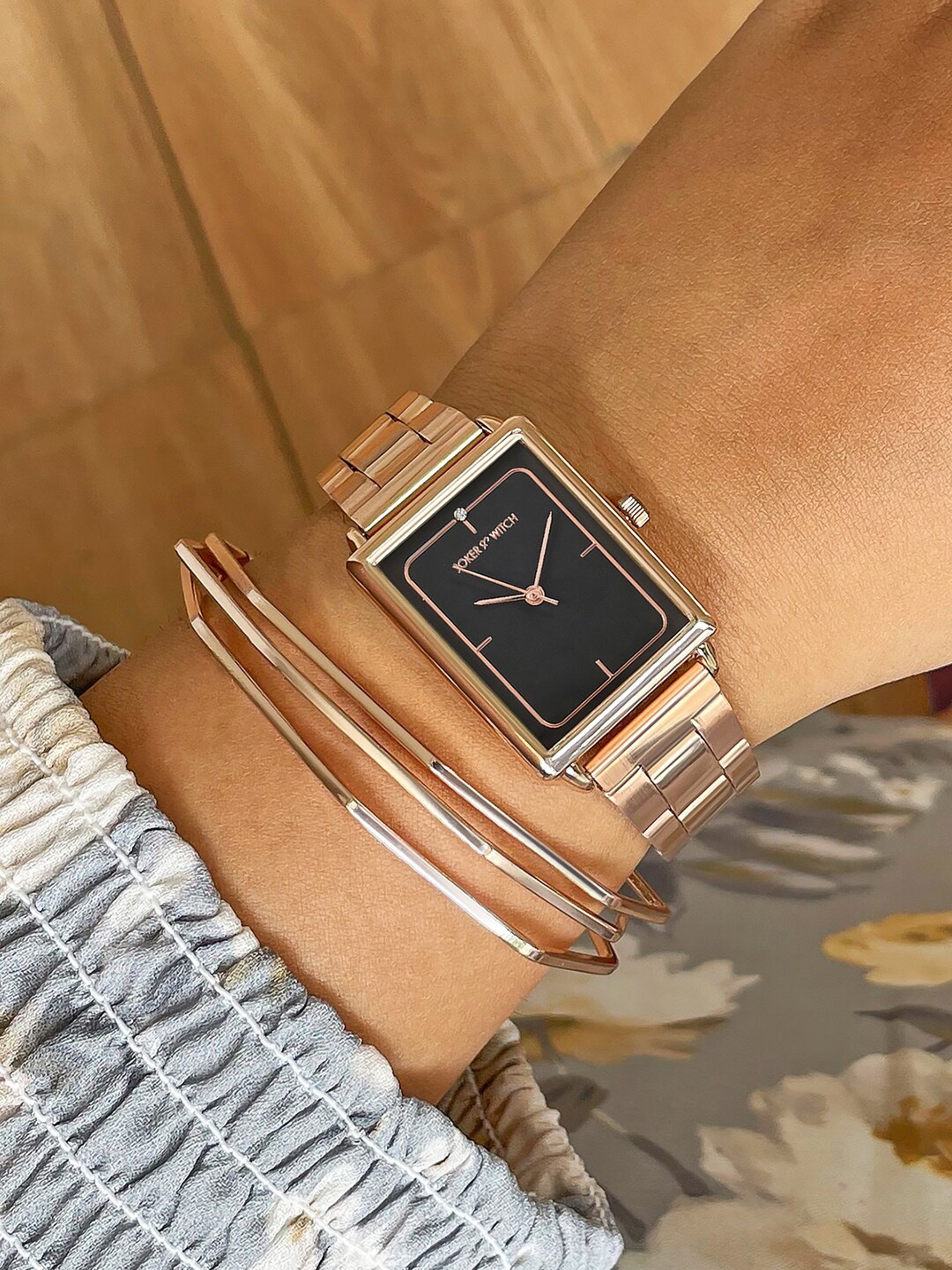 

JOKER & WITCH Women Watch And Bracelete Gift Set JWBS776, Rose gold