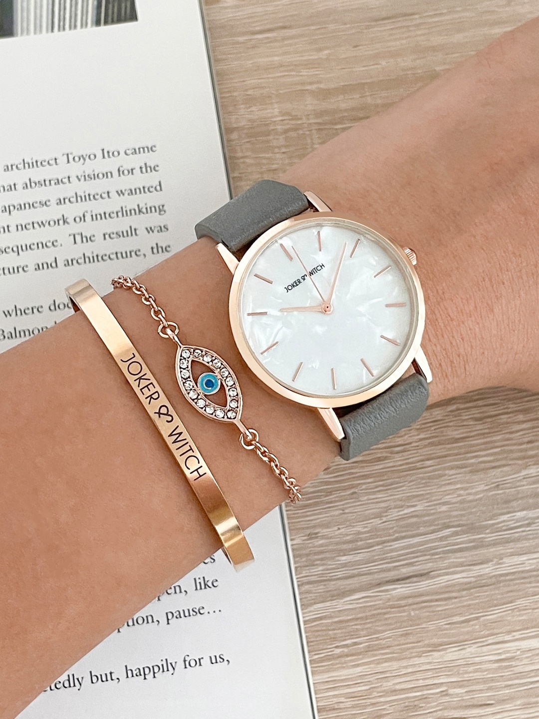 

JOKER & WITCH Cyndi Women Bracelet Stack Watch Gift Set, White