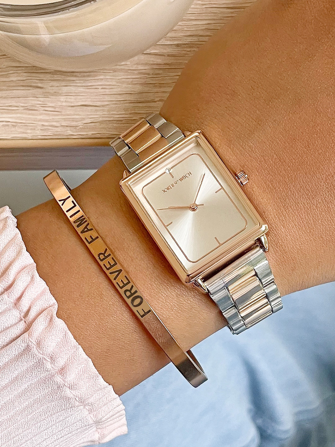 

JOKER & WITCH Leia Women Watch And Bracelet Gift Set JWBS668, Rose gold