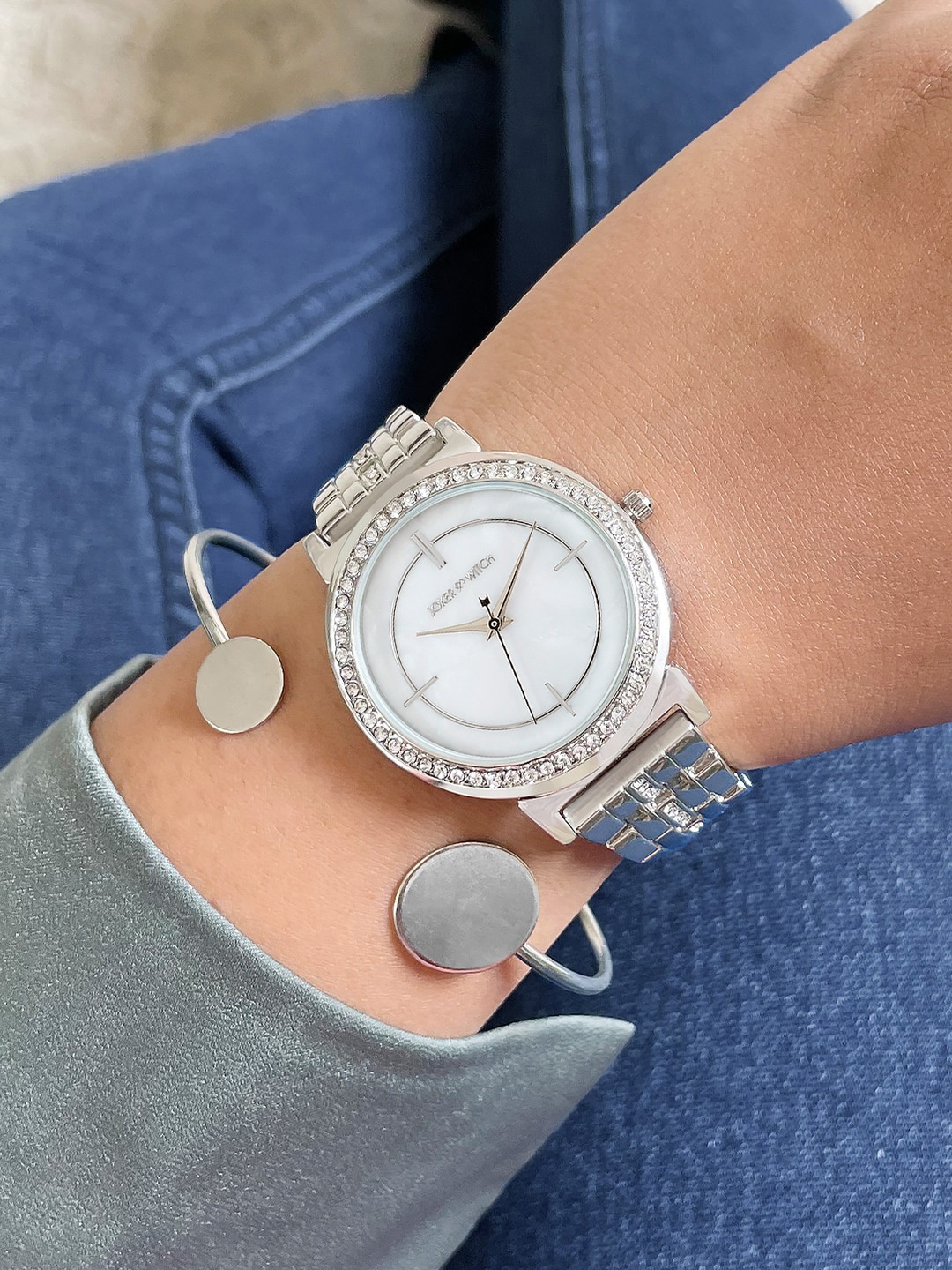 

JOKER & WITCH Women Watch With Bracelet Stack JWBS660, Silver