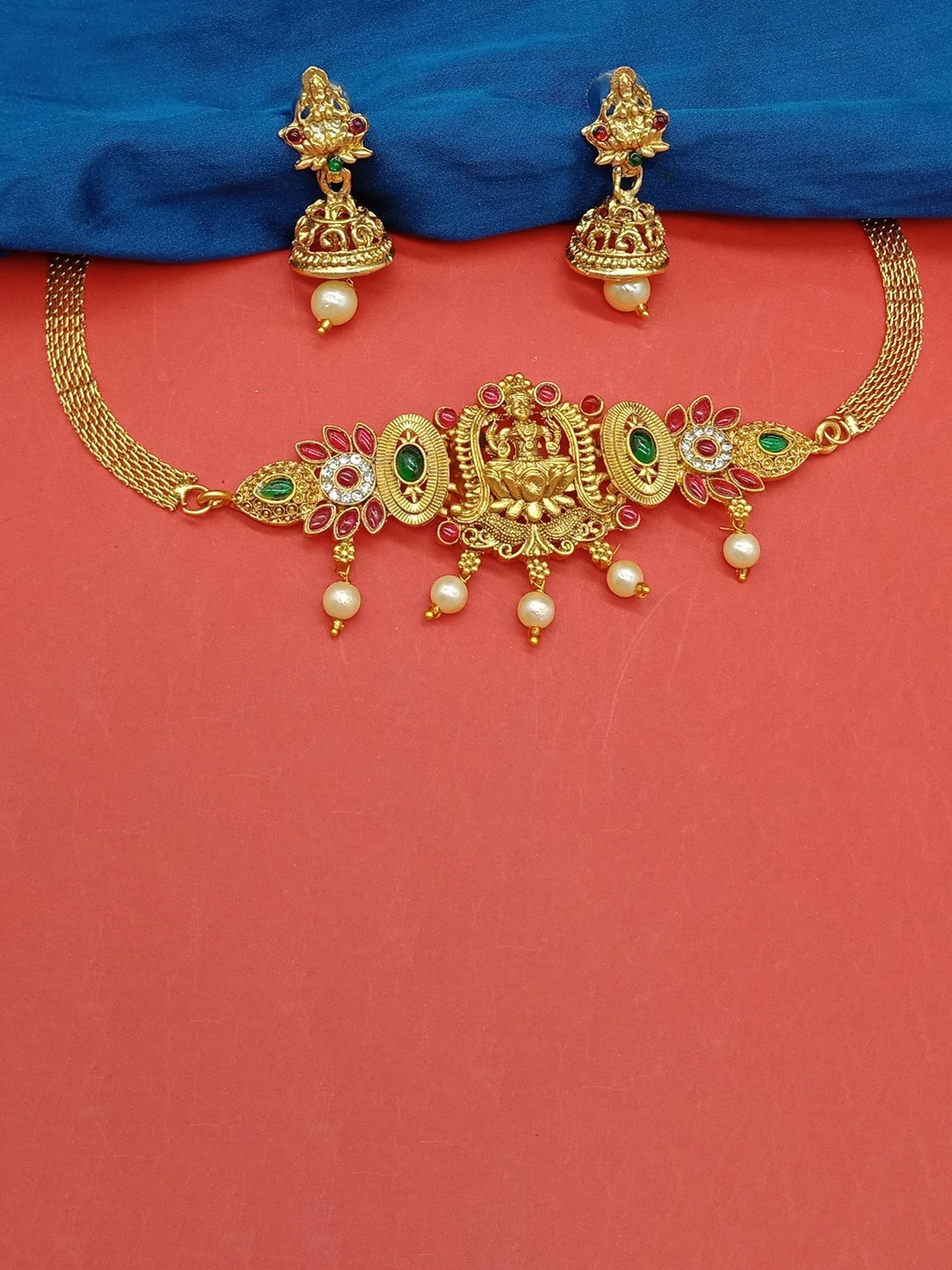 

AASHISH IMITATION Gold-Plated Kundan-Studded & Pearl-Beaded Jewellery Set