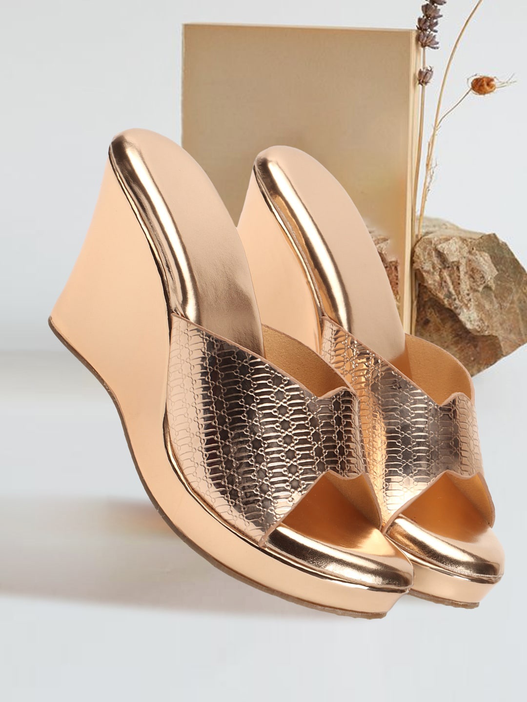

DressBerry Open Toe Wedge, Rose gold