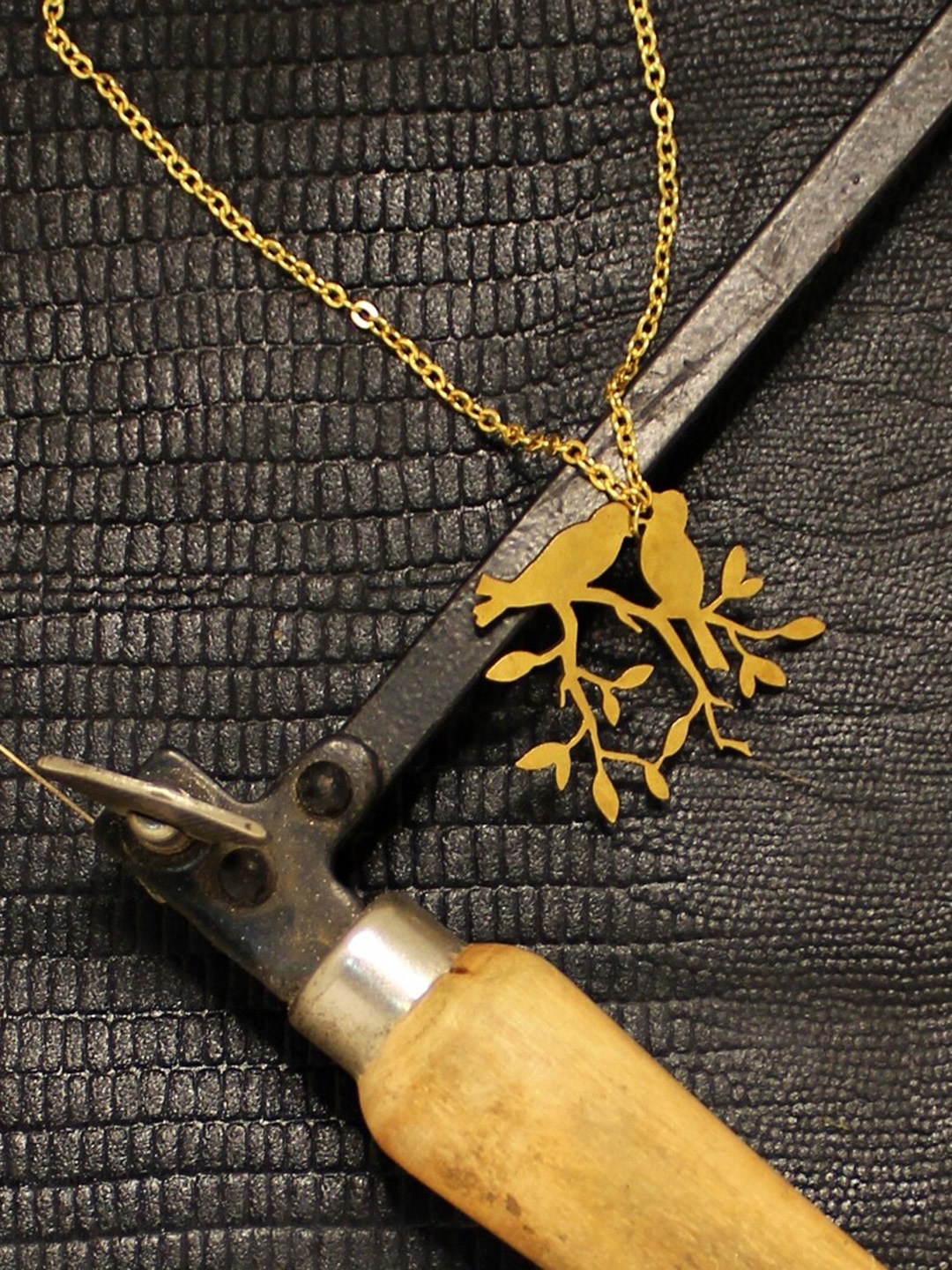

Goldnera Gold-Plated Love Birds Tarnish Pendant With Chain